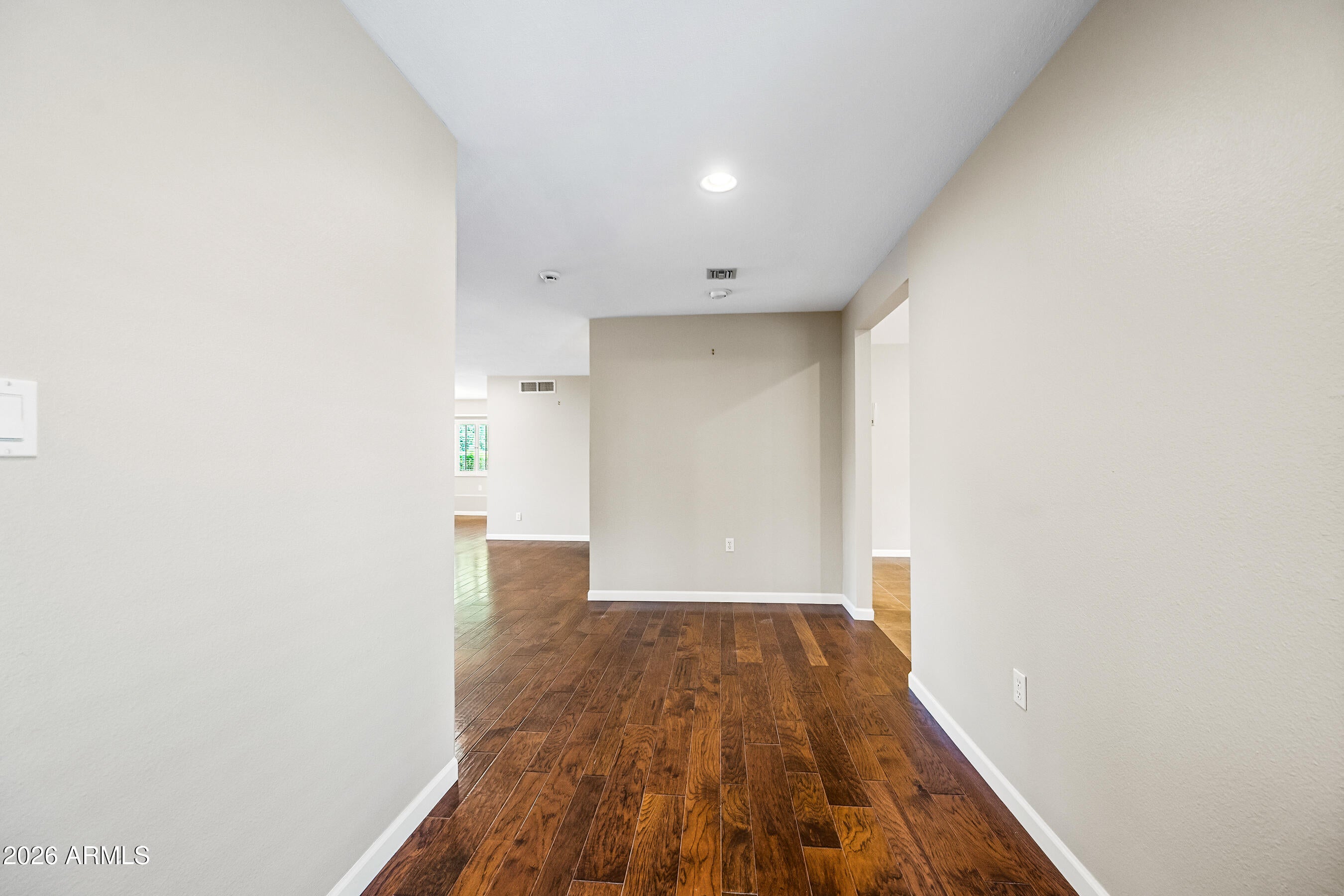 324 W WILLOW Avenue