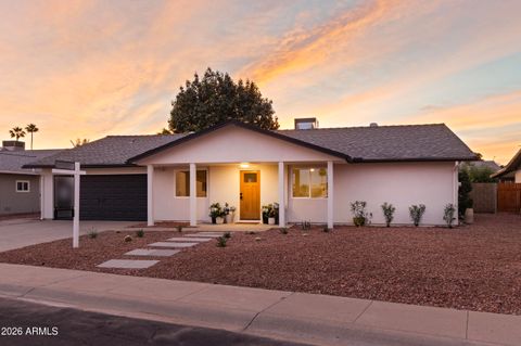 Photo of 11830 S Eagleman Drive, Phoenix, AZ 85044 (MLS # 7003687)