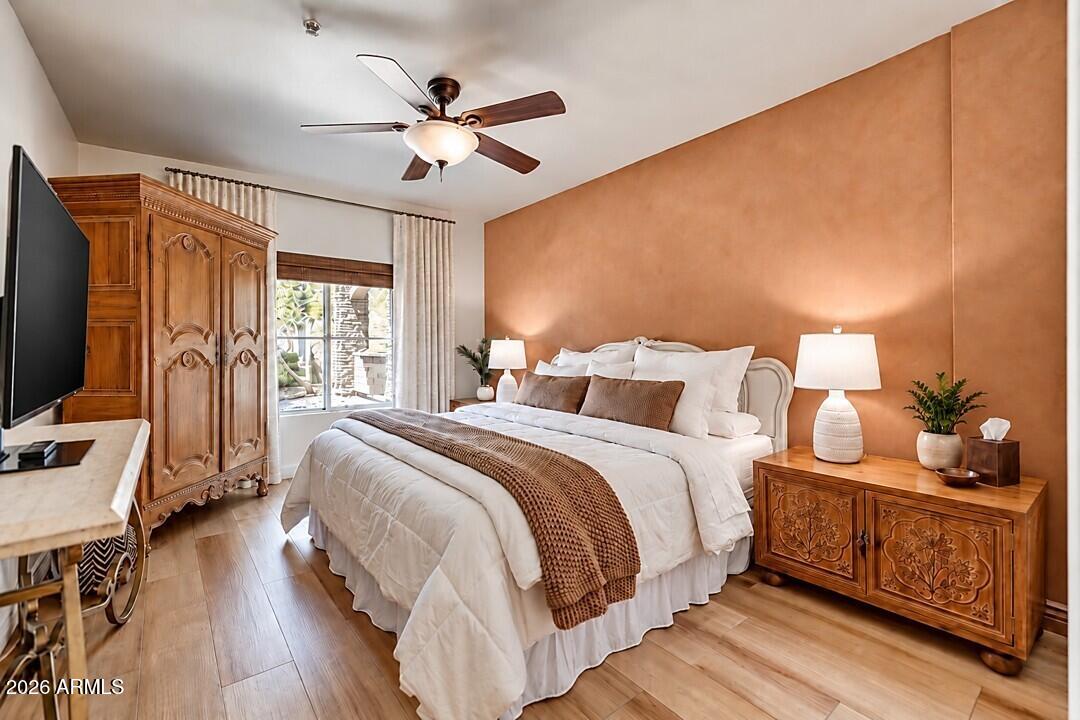 5450 E DEER VALLEY Drive 1020
