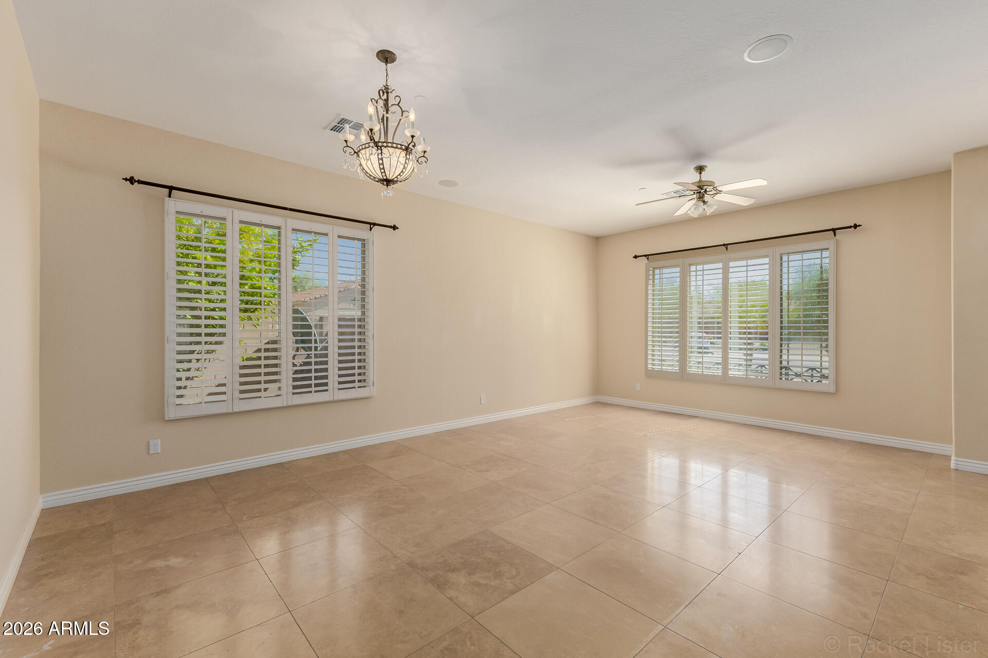 2324 W BLAYLOCK Drive