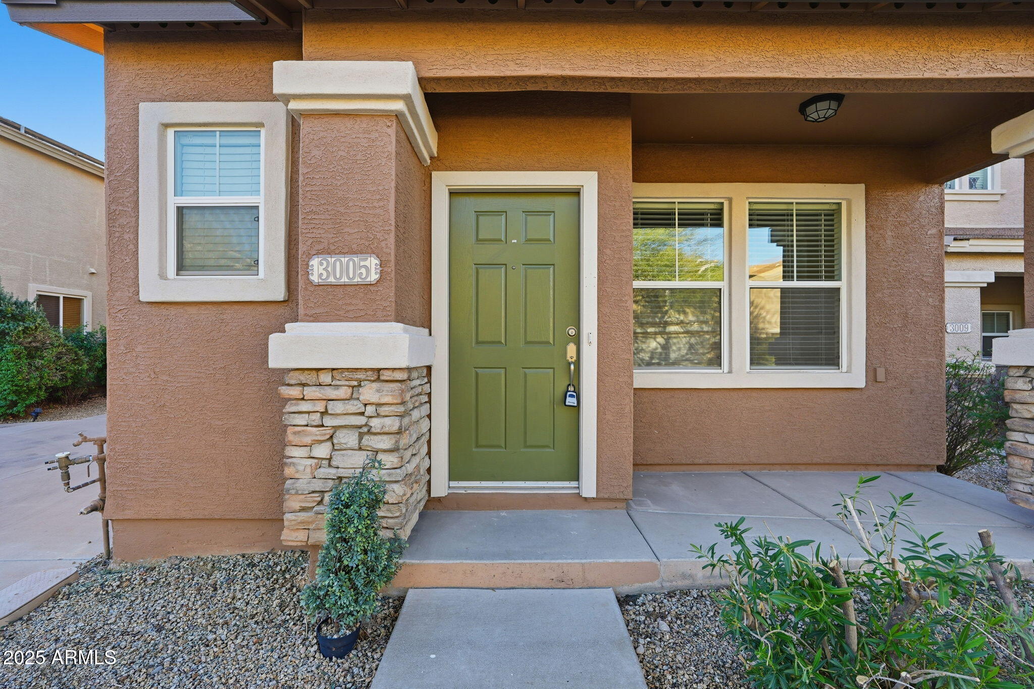 3005 W FERRUCCIO Place