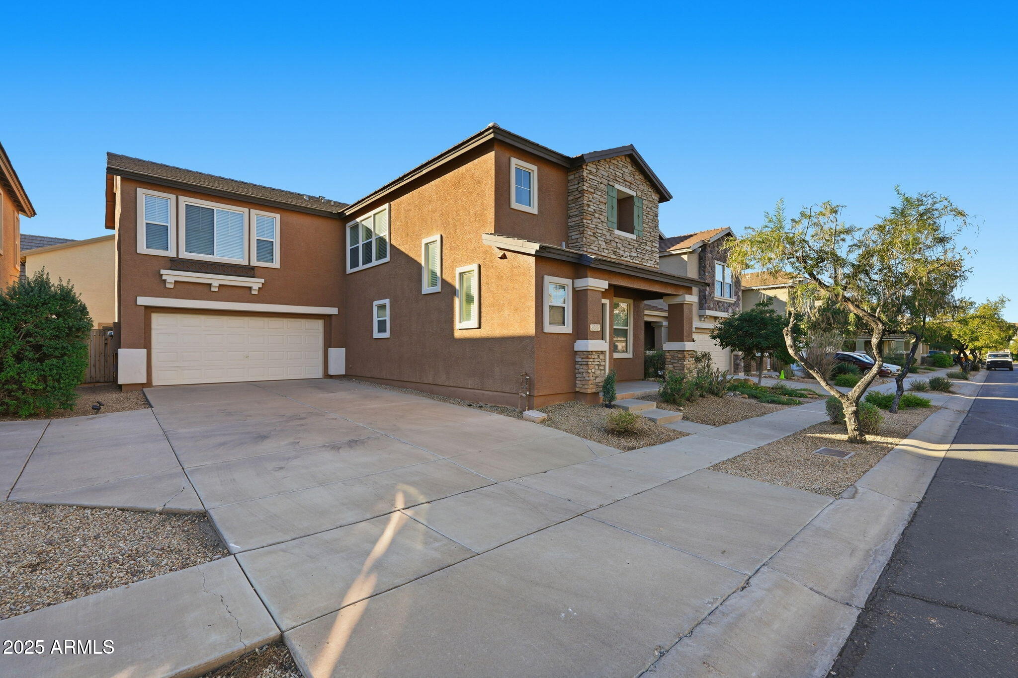 3005 W FERRUCCIO Place