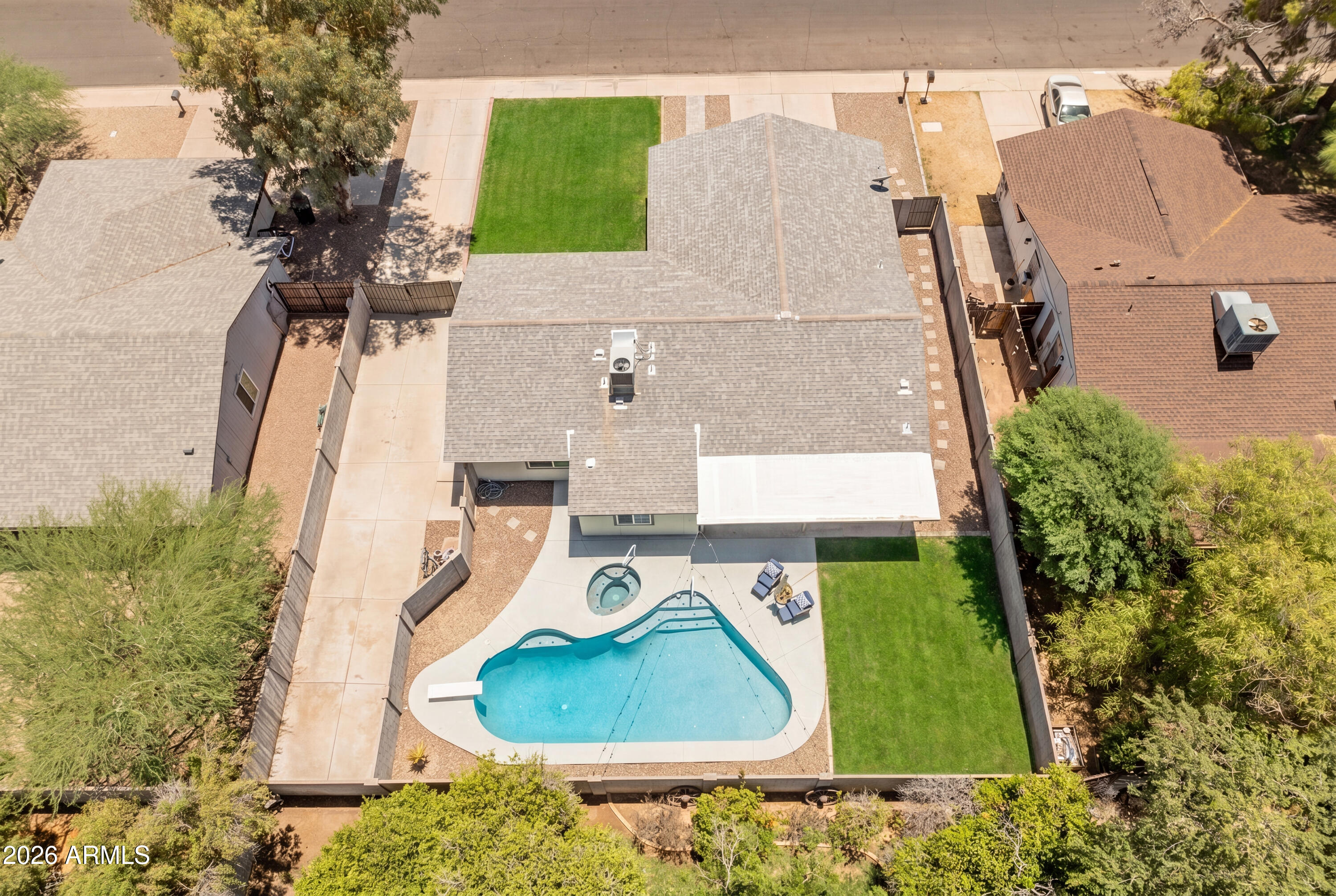 540 W Myrna Lane