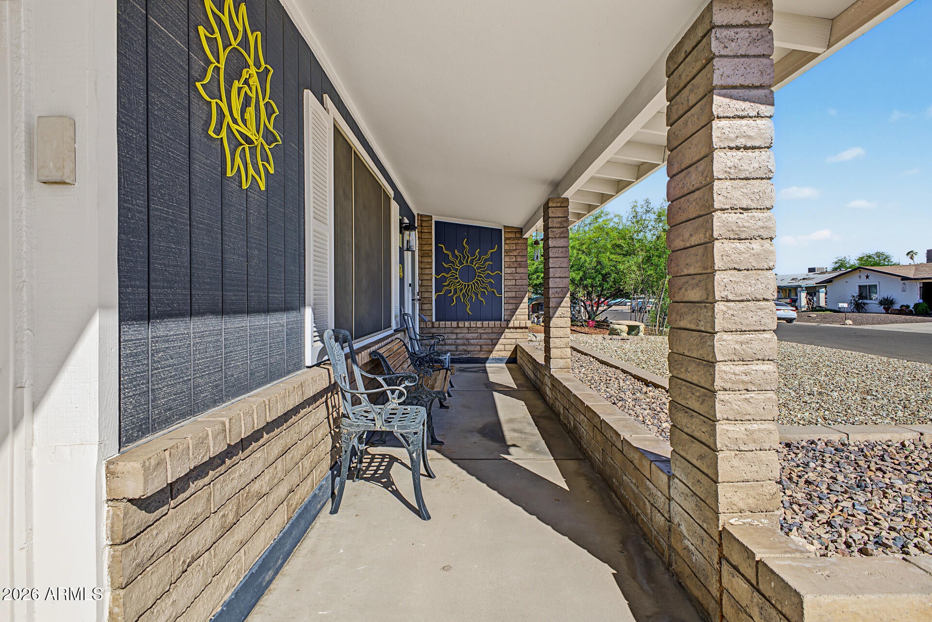 634 E VIA ELENA Street