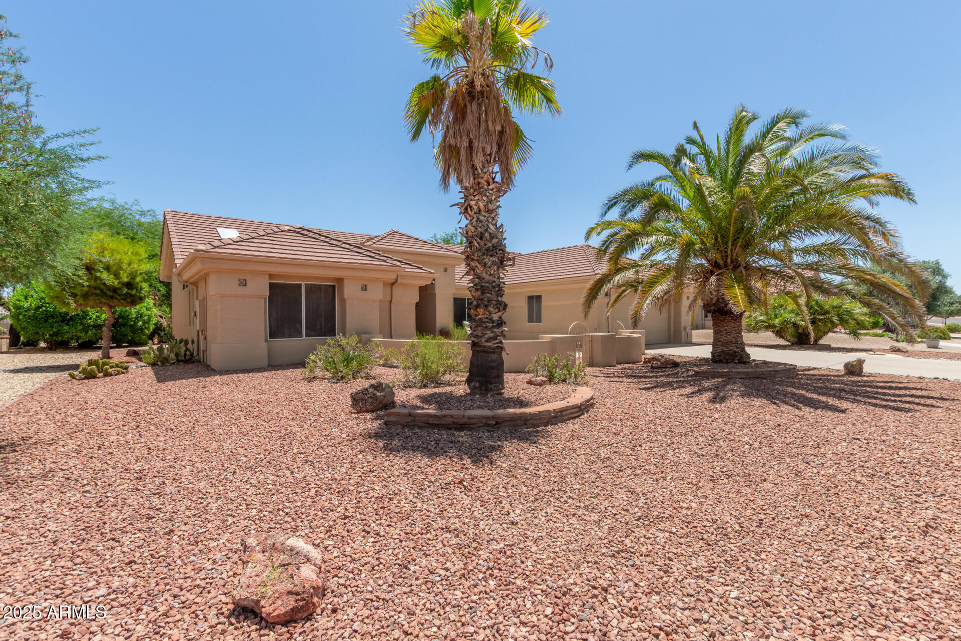 15427 W HERITAGE Drive