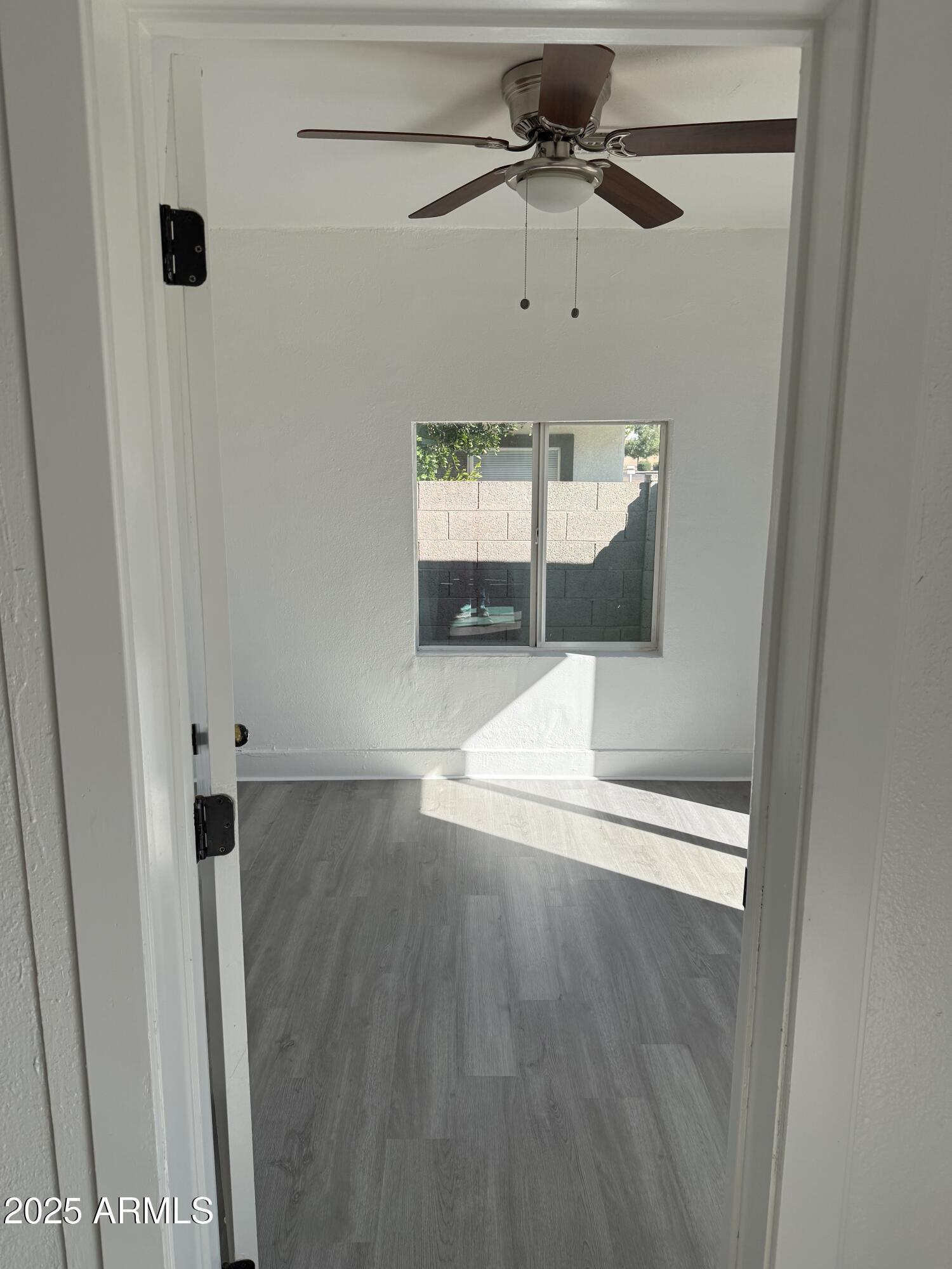 2536 W MORTEN Avenue