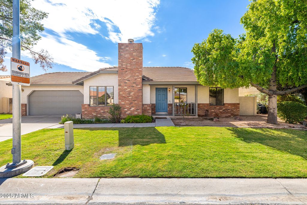 Photo of 945 E Leeward Lane, Tempe, AZ 85283 (MLS # 6931270)
