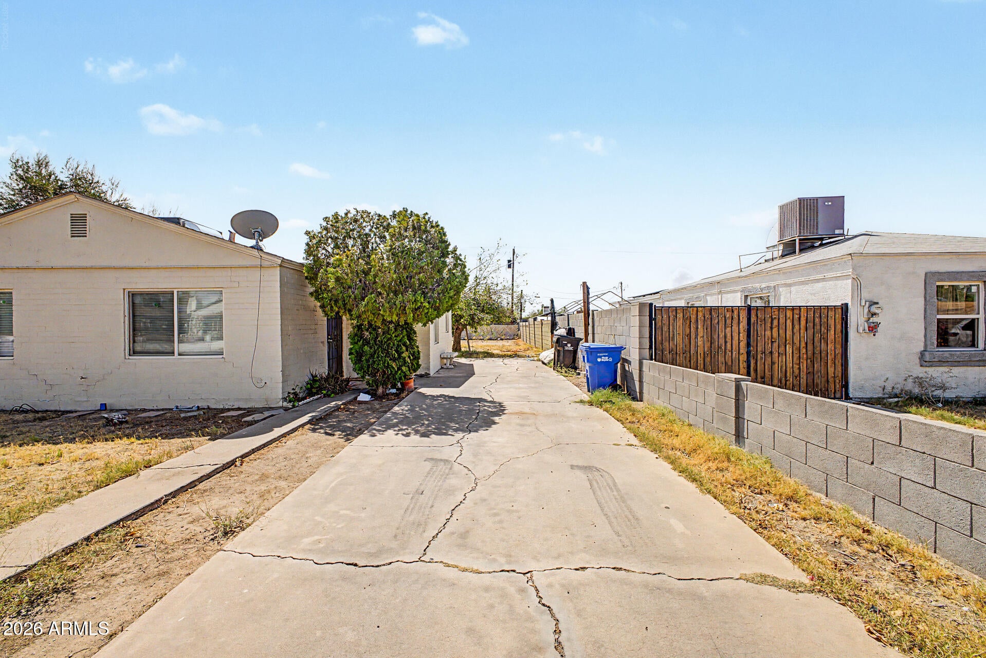 3209 W GARFIELD Street