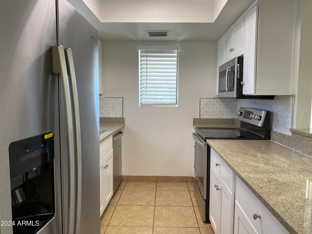 listing image 0