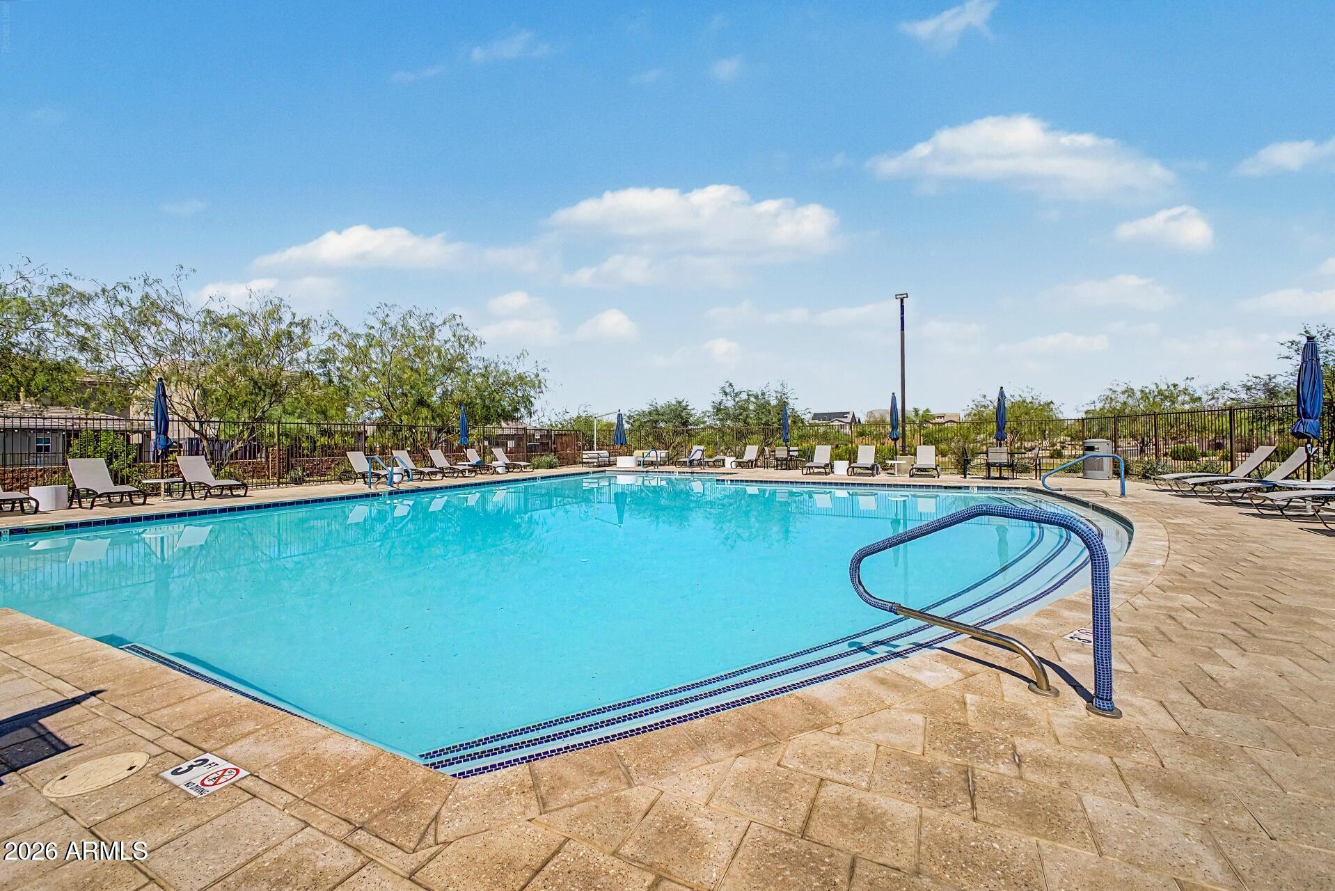 Talinn Desert Ridge - Residential