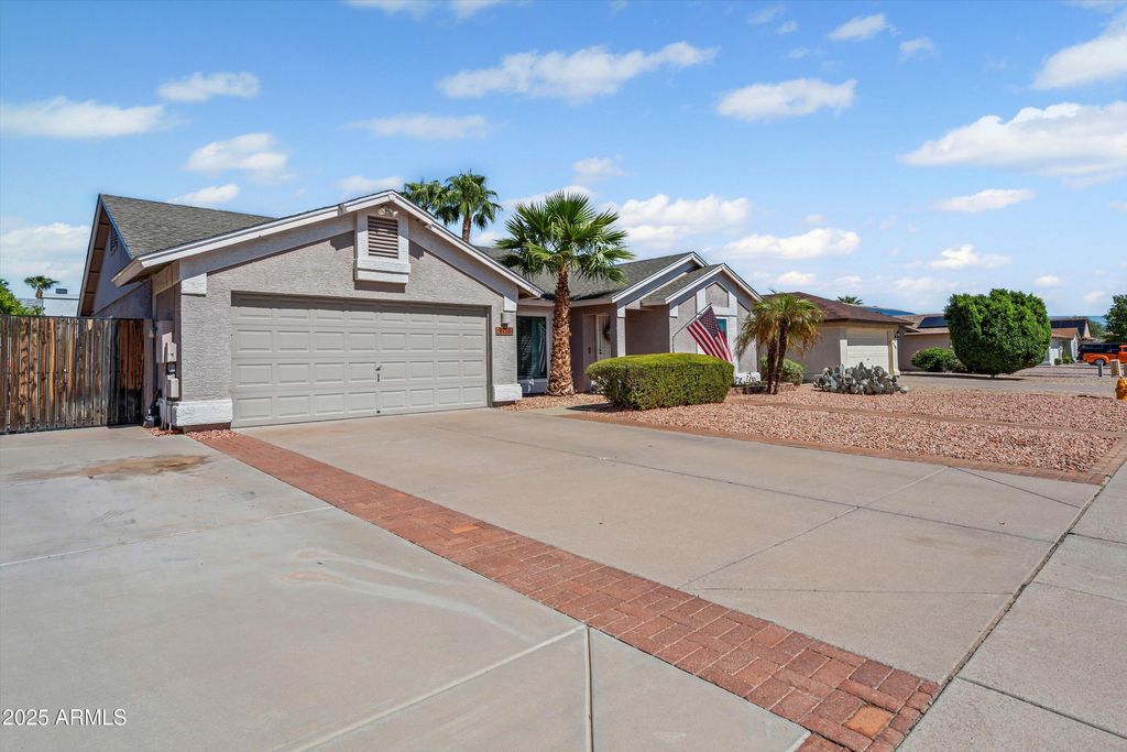 Photo of 9150 W Banff Lane, Peoria, AZ 85381 (MLS # 6934203)