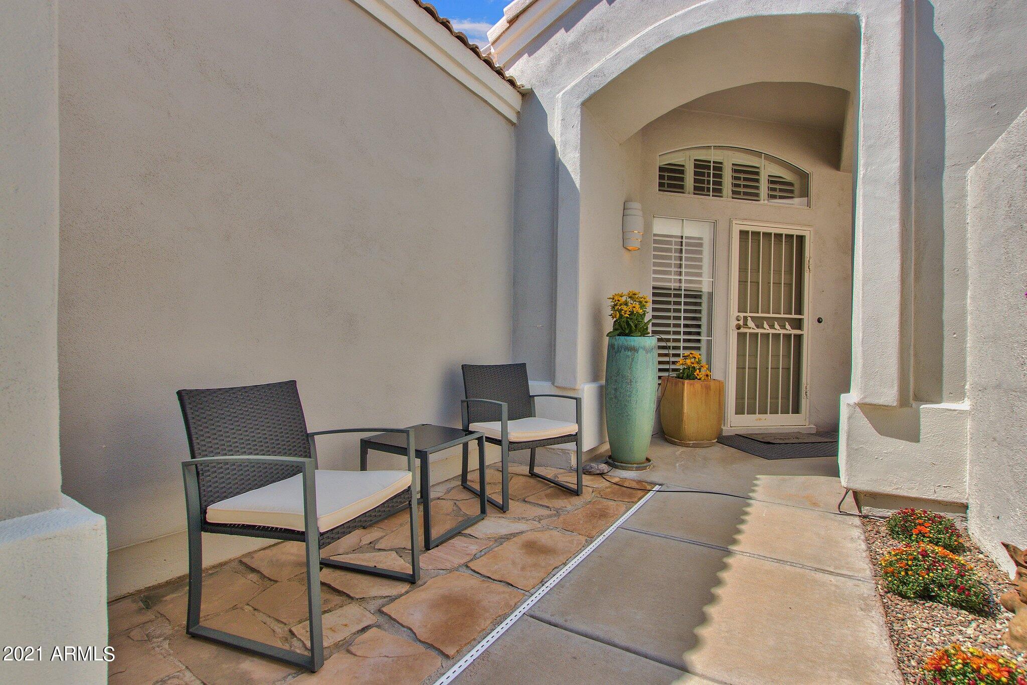 1138 E AMBERWOOD Drive