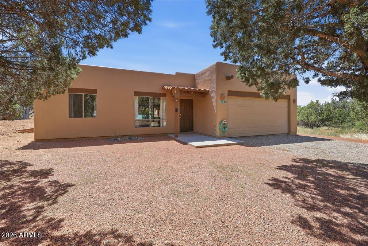 4735 E Valley Lane