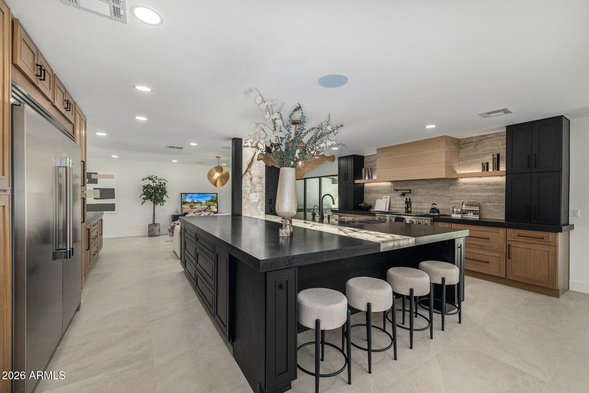 7001 E PERSHING Avenue