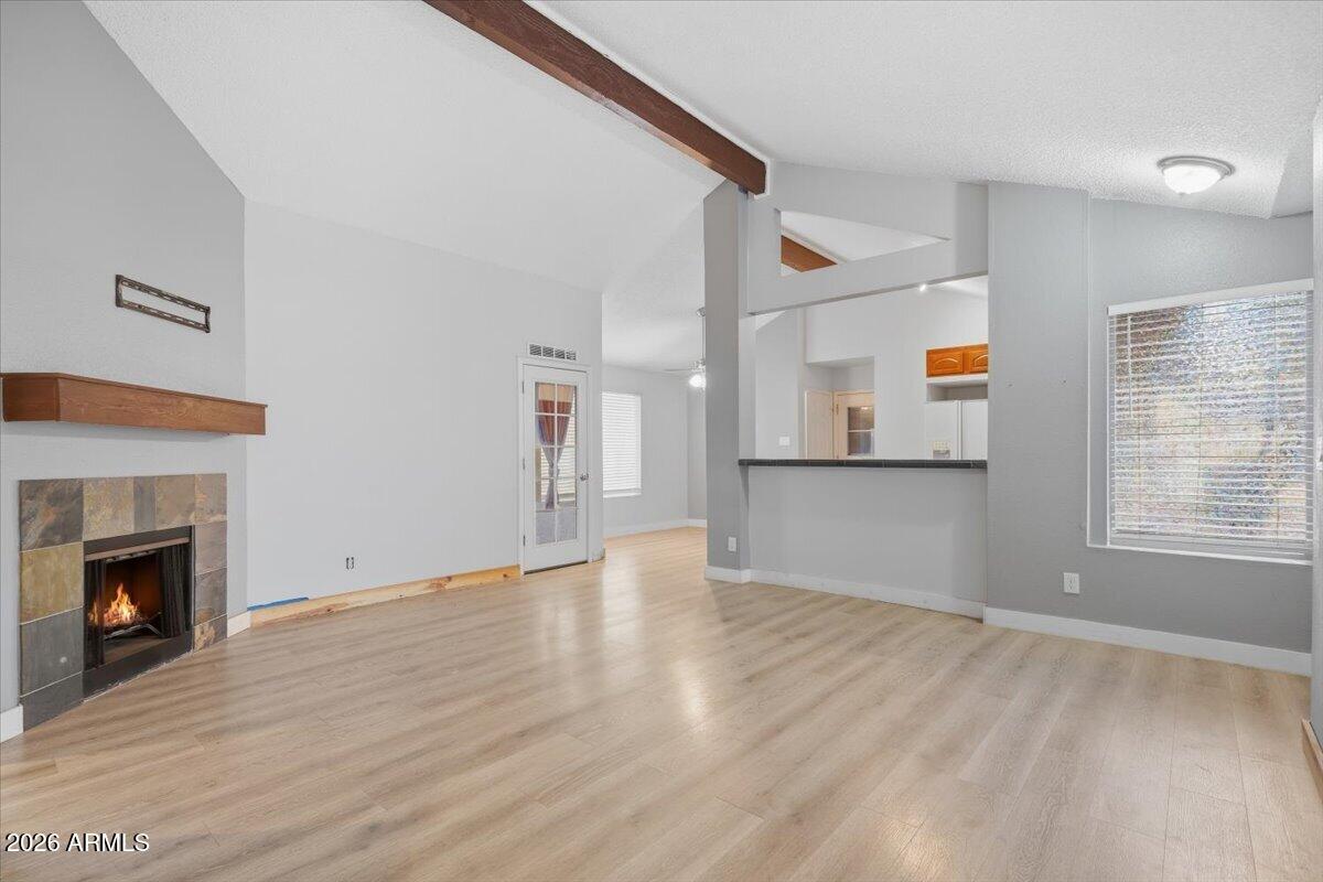 2227 W MOHAWK Lane