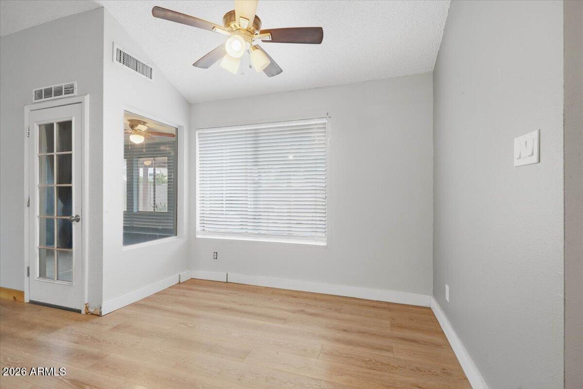 2227 W MOHAWK Lane