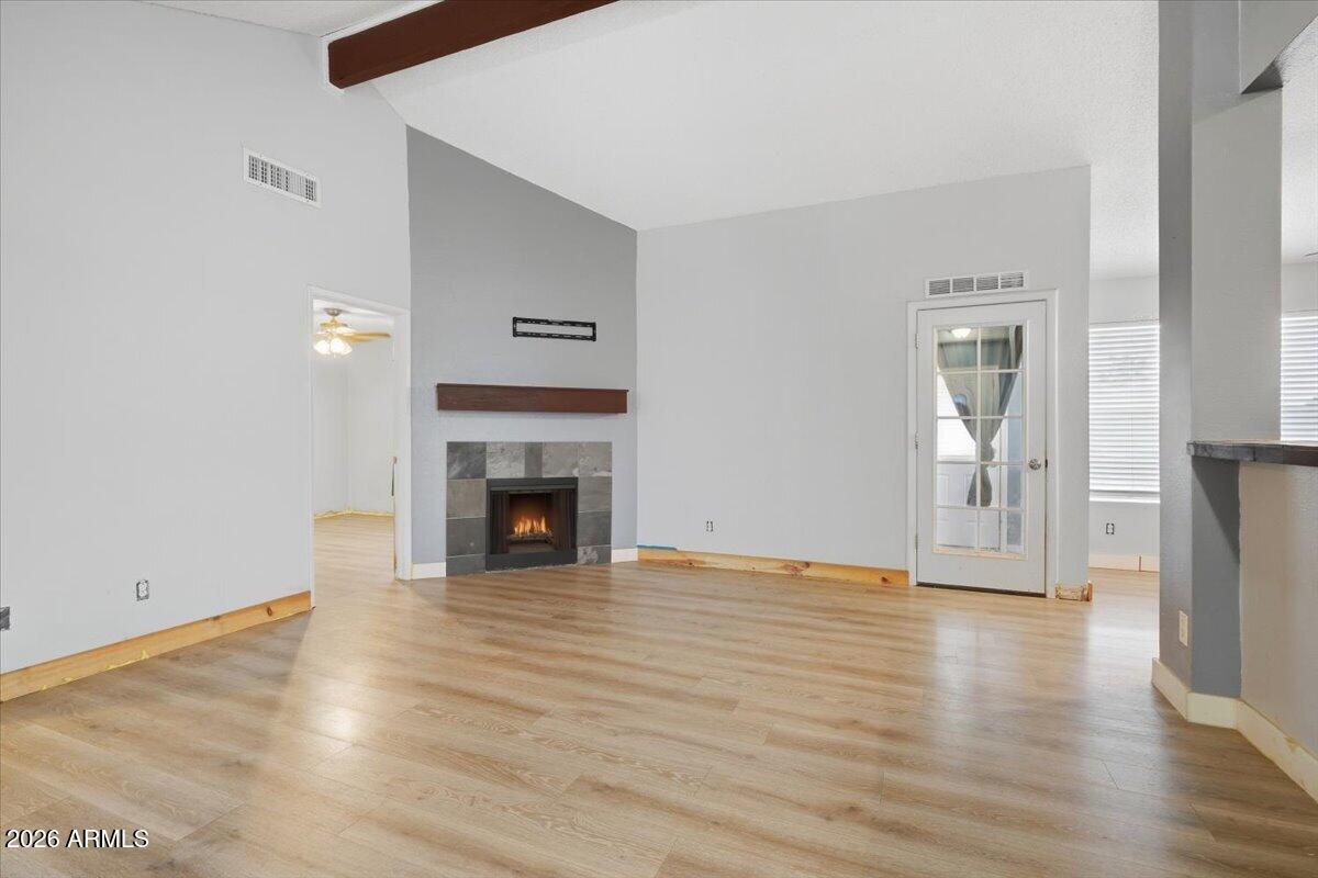 2227 W MOHAWK Lane