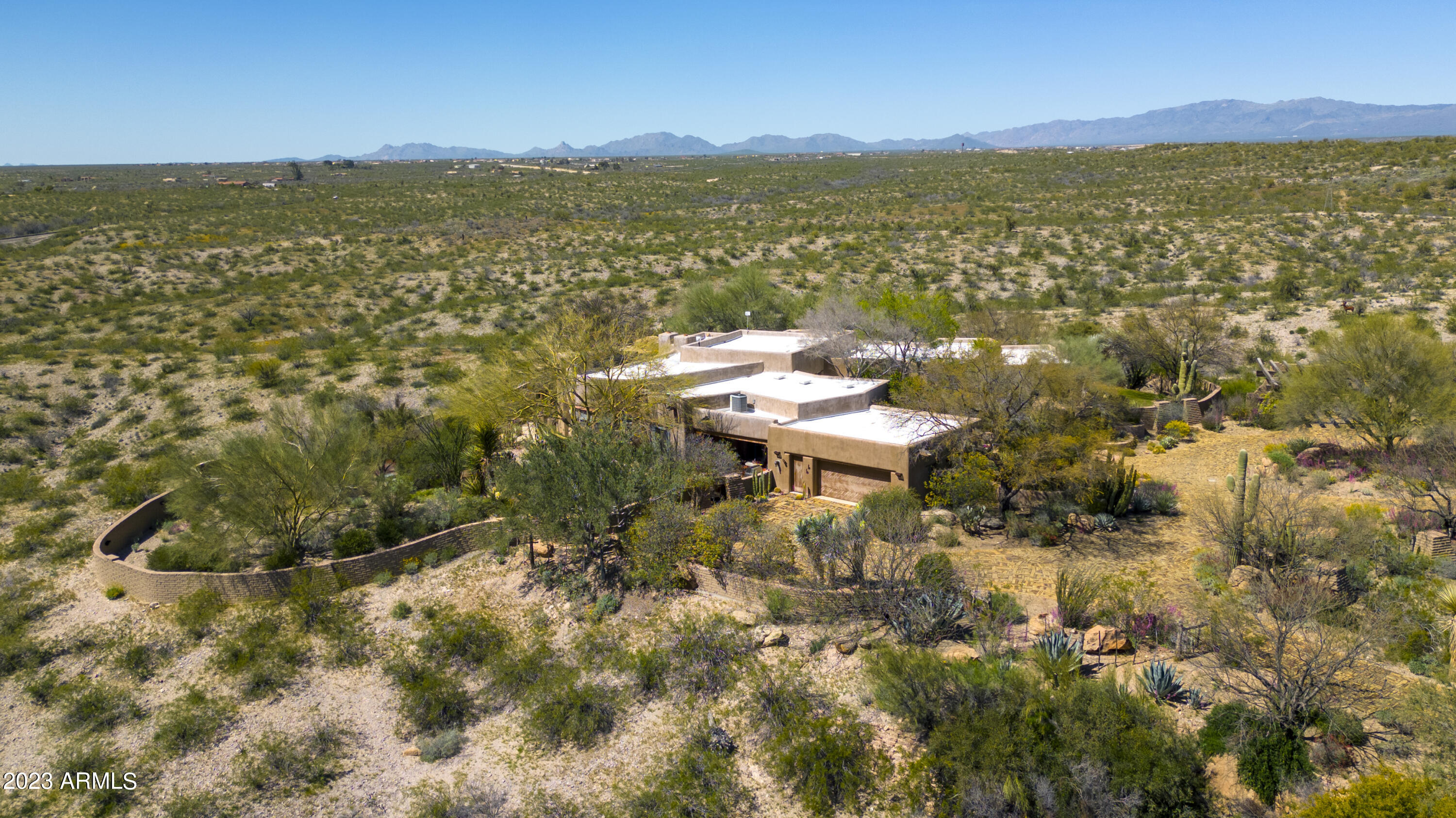 Wickenburg, Arizona 85390, United States, 3 Bedrooms Bedrooms, ,4 BathroomsBathrooms,Residential,Active,163222