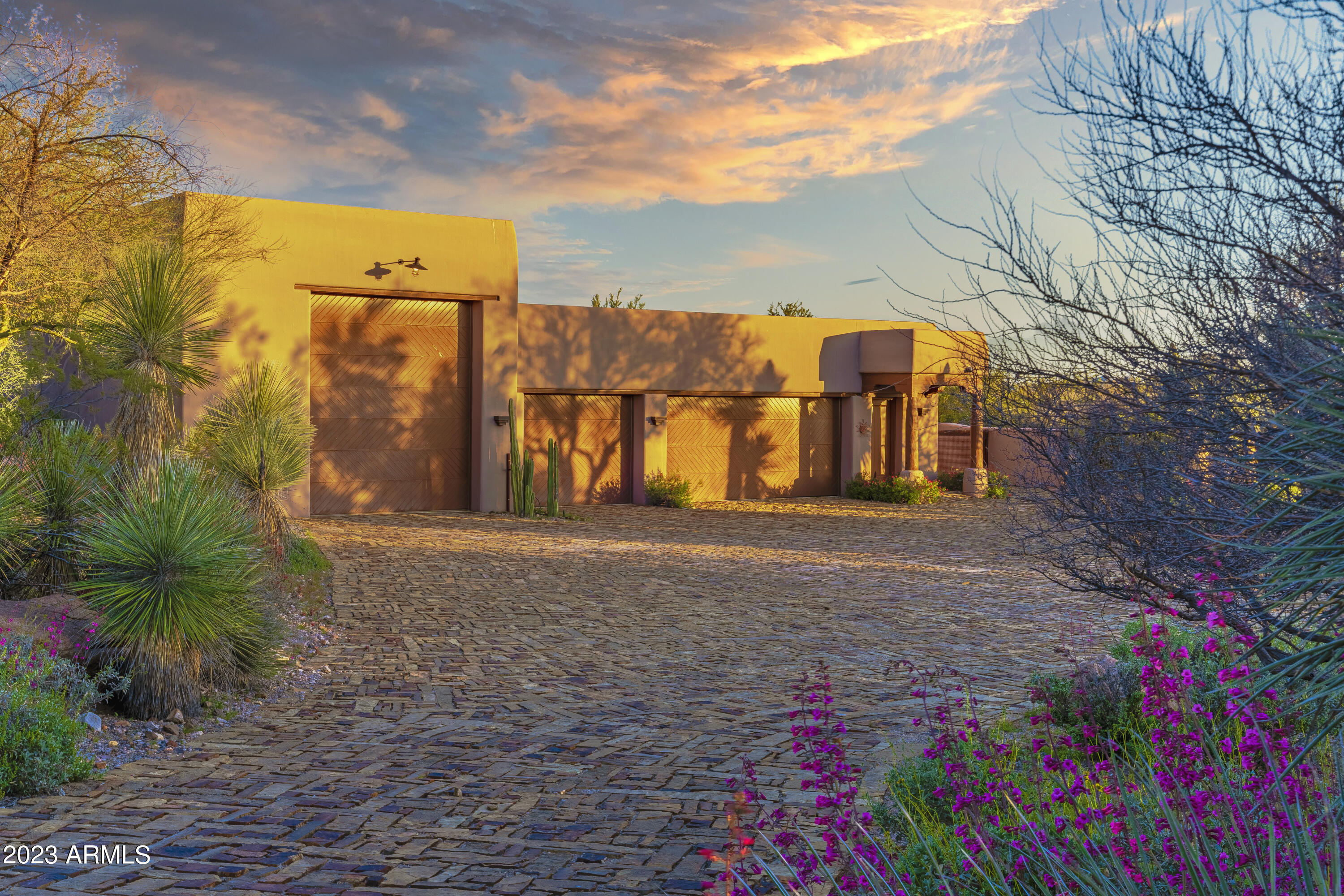 Wickenburg, Arizona 85390, United States, 3 Bedrooms Bedrooms, ,4 BathroomsBathrooms,Residential,Active,163222