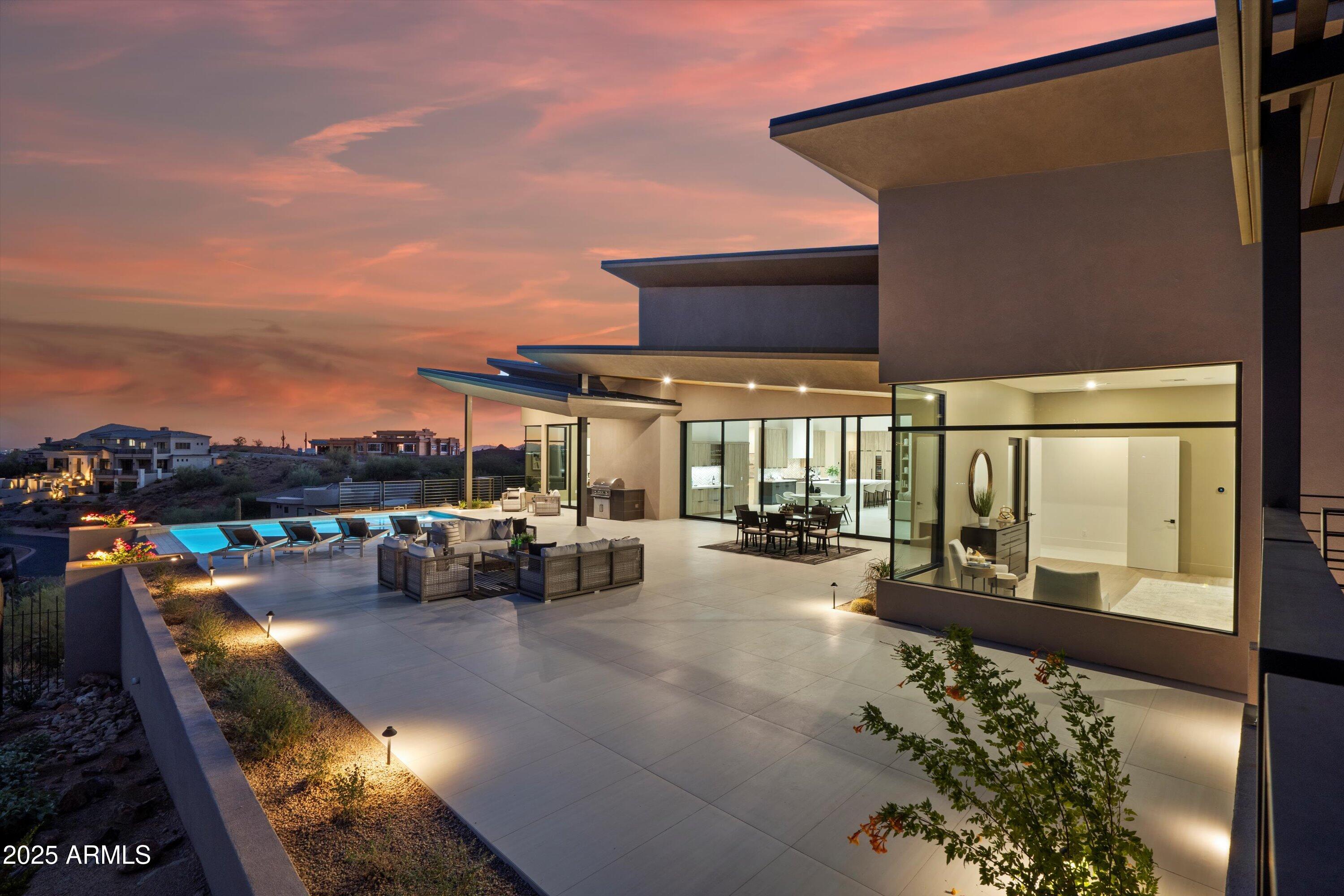 9609 N PALISADES Boulevard