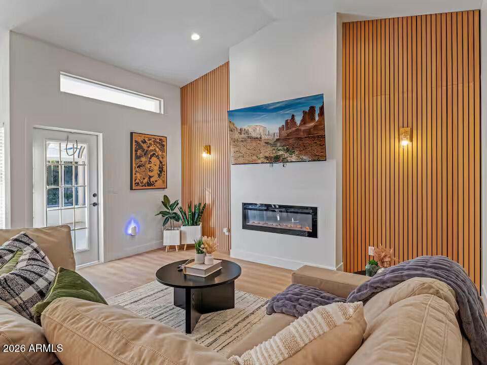 4537 E LE MARCHE Avenue