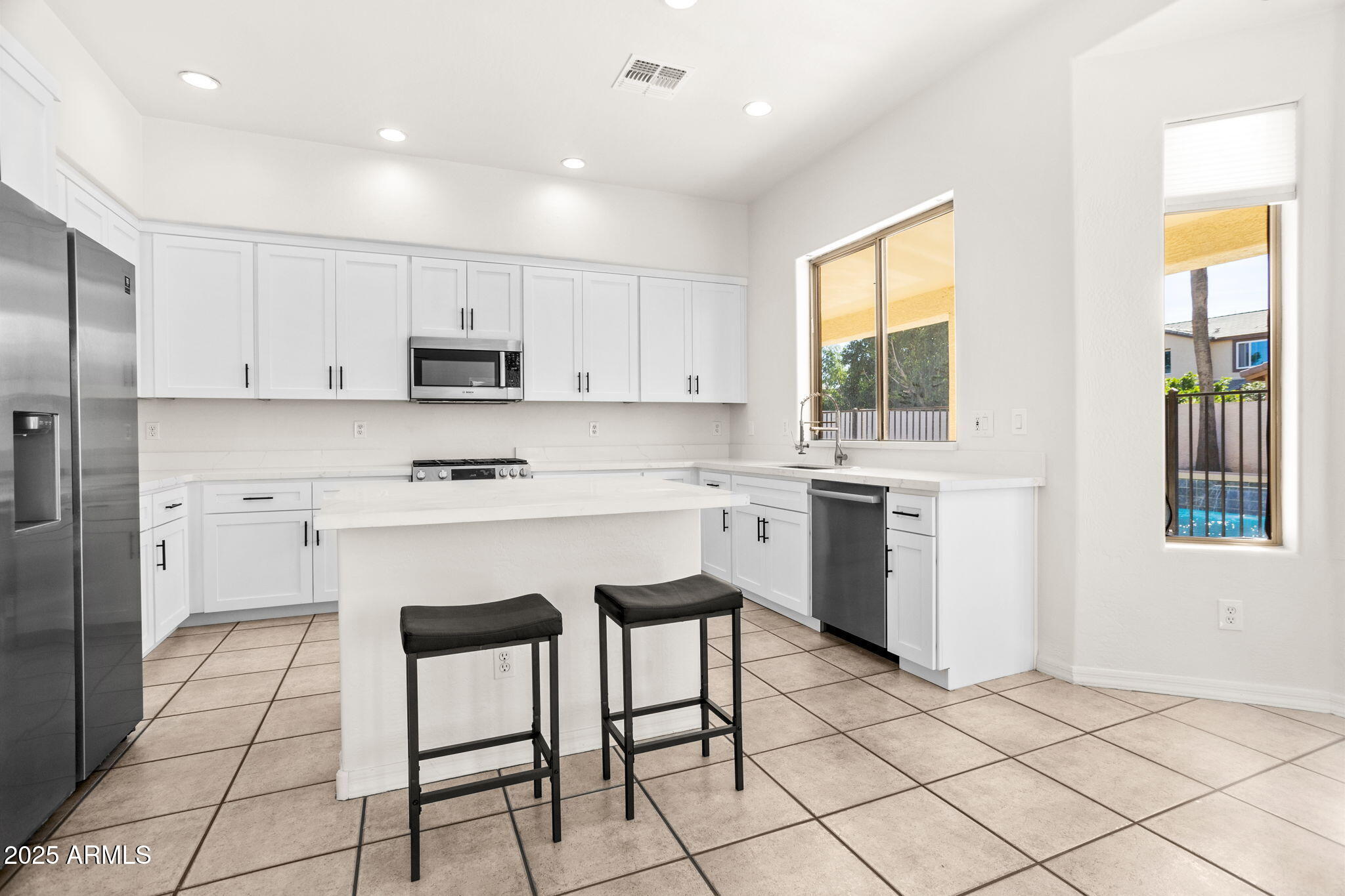 1247 E KENWOOD Street