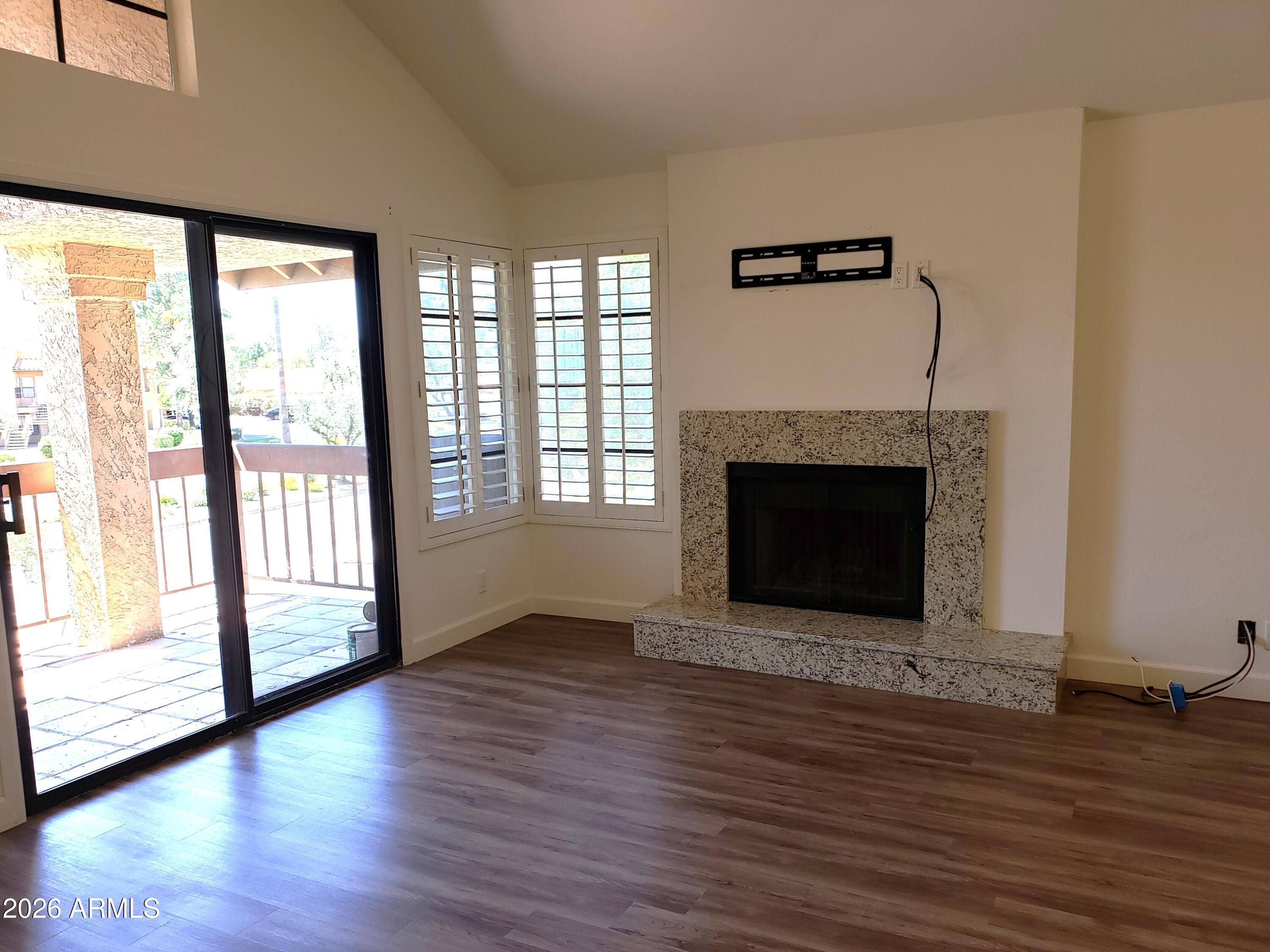 8700 E MOUNTAIN VIEW Road 2033