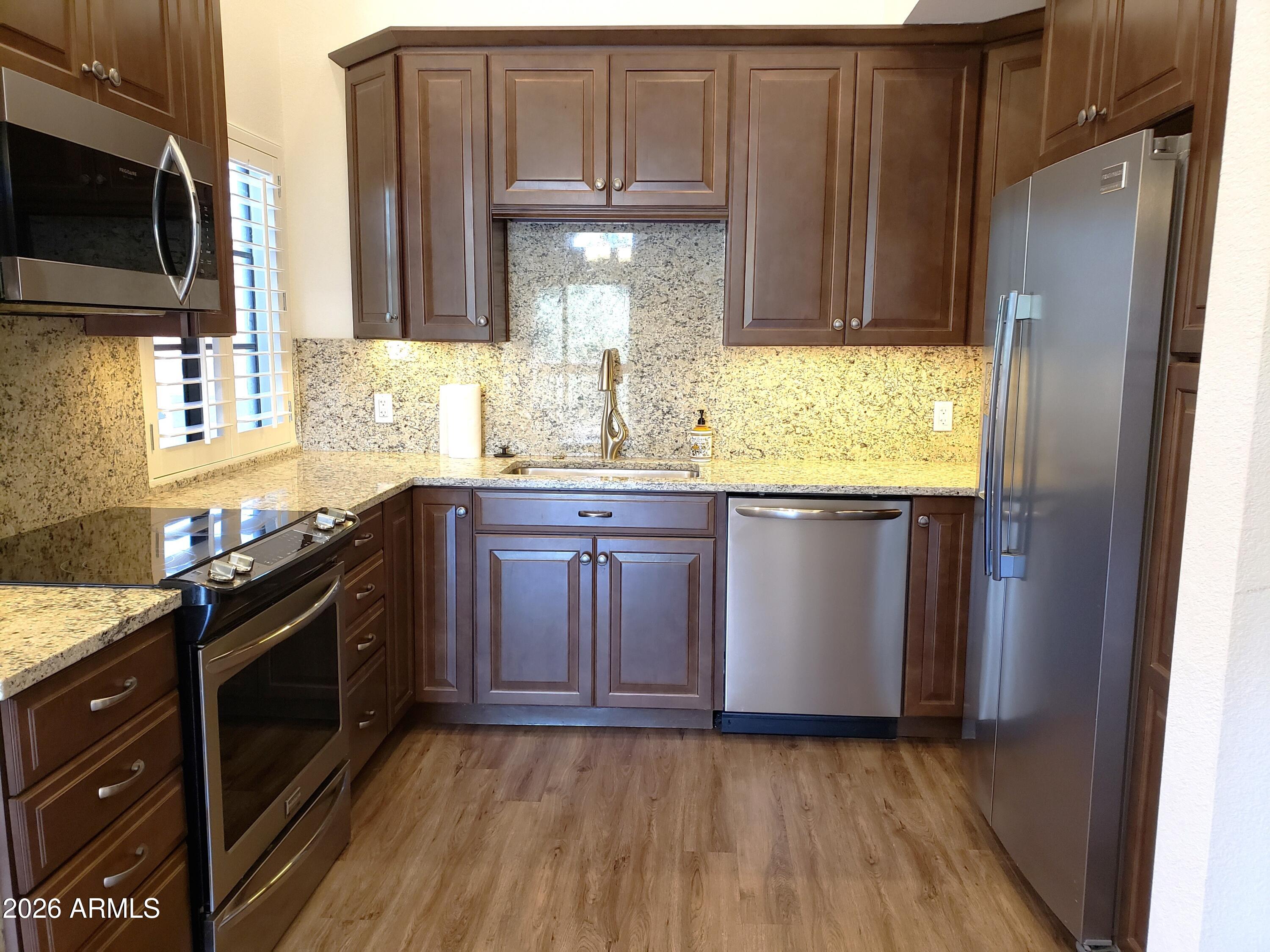 8700 E MOUNTAIN VIEW Road 2033