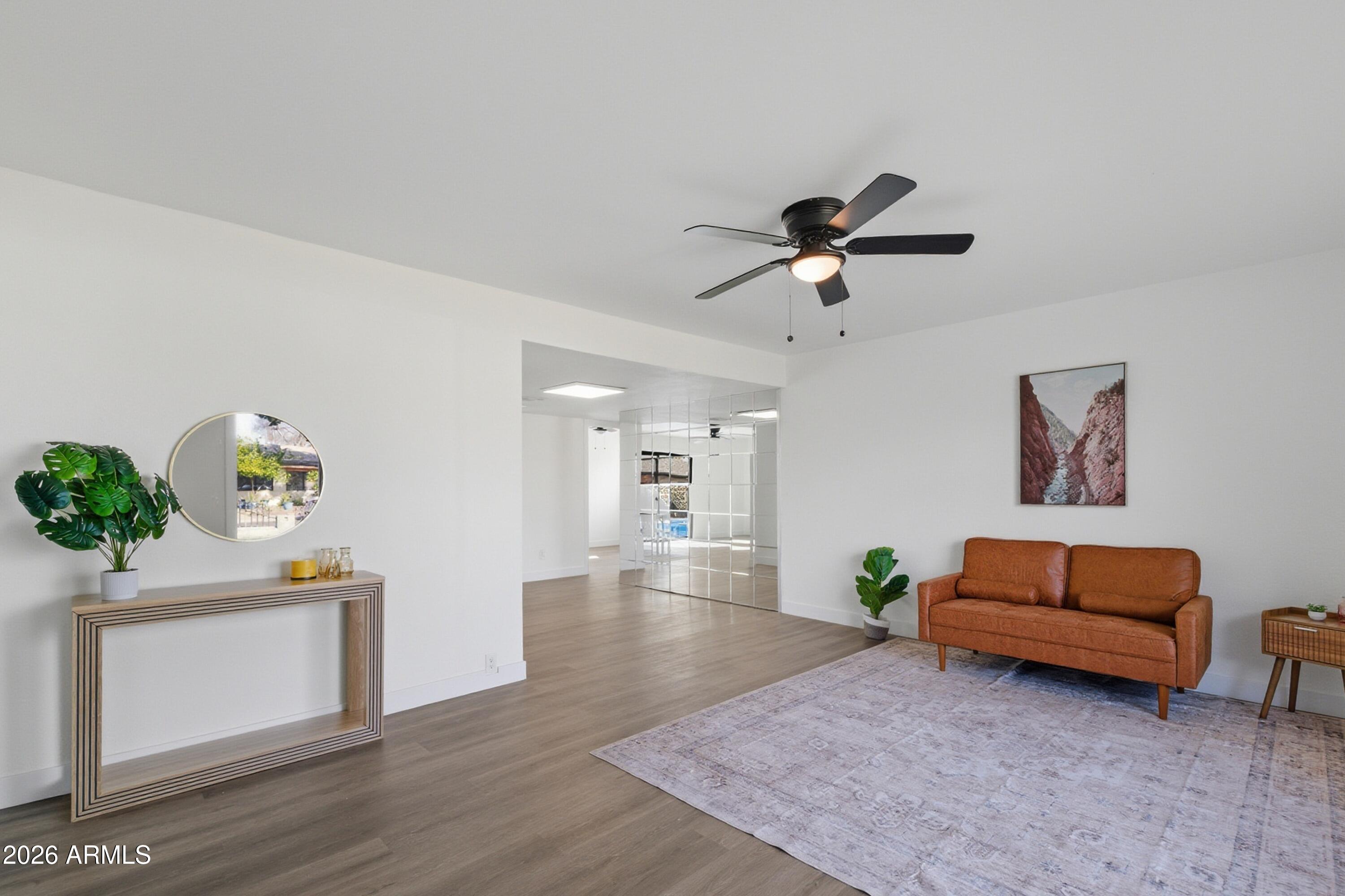 4813 W HAYWARD Avenue