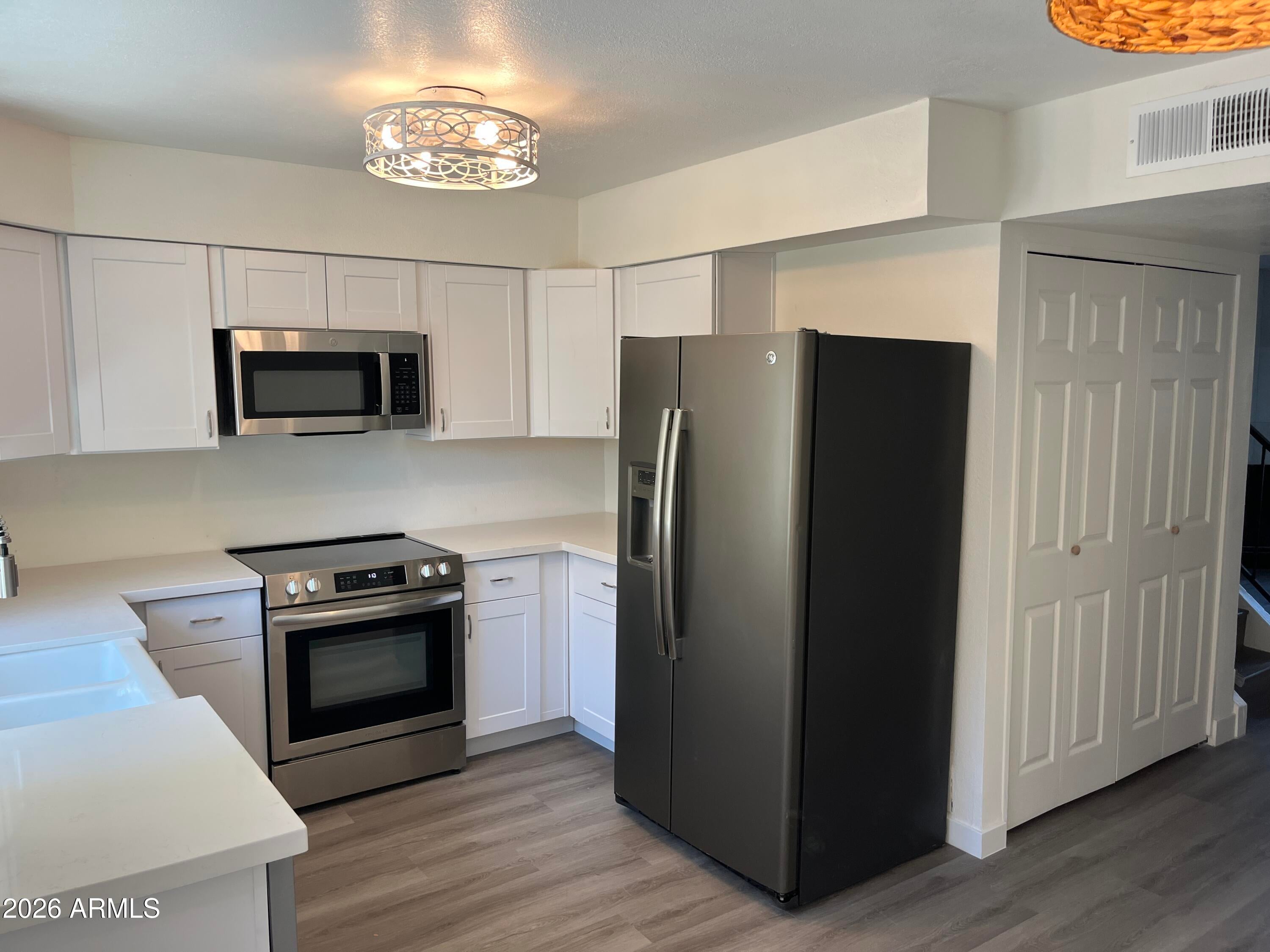 4901 E KELTON Lane 1064