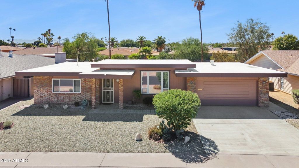 Photo of 9405 W Rolling Hills Drive, Sun City, AZ 85351 (MLS # 6927718)