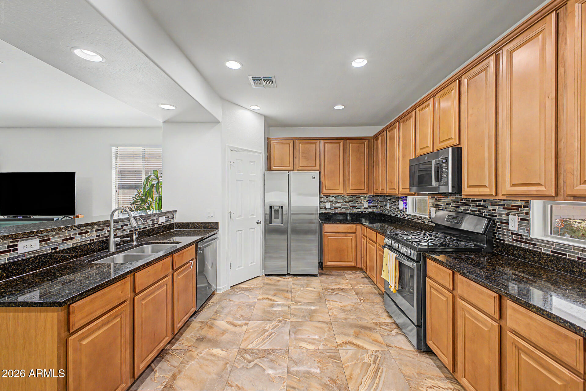 854 E TEKOA Avenue
