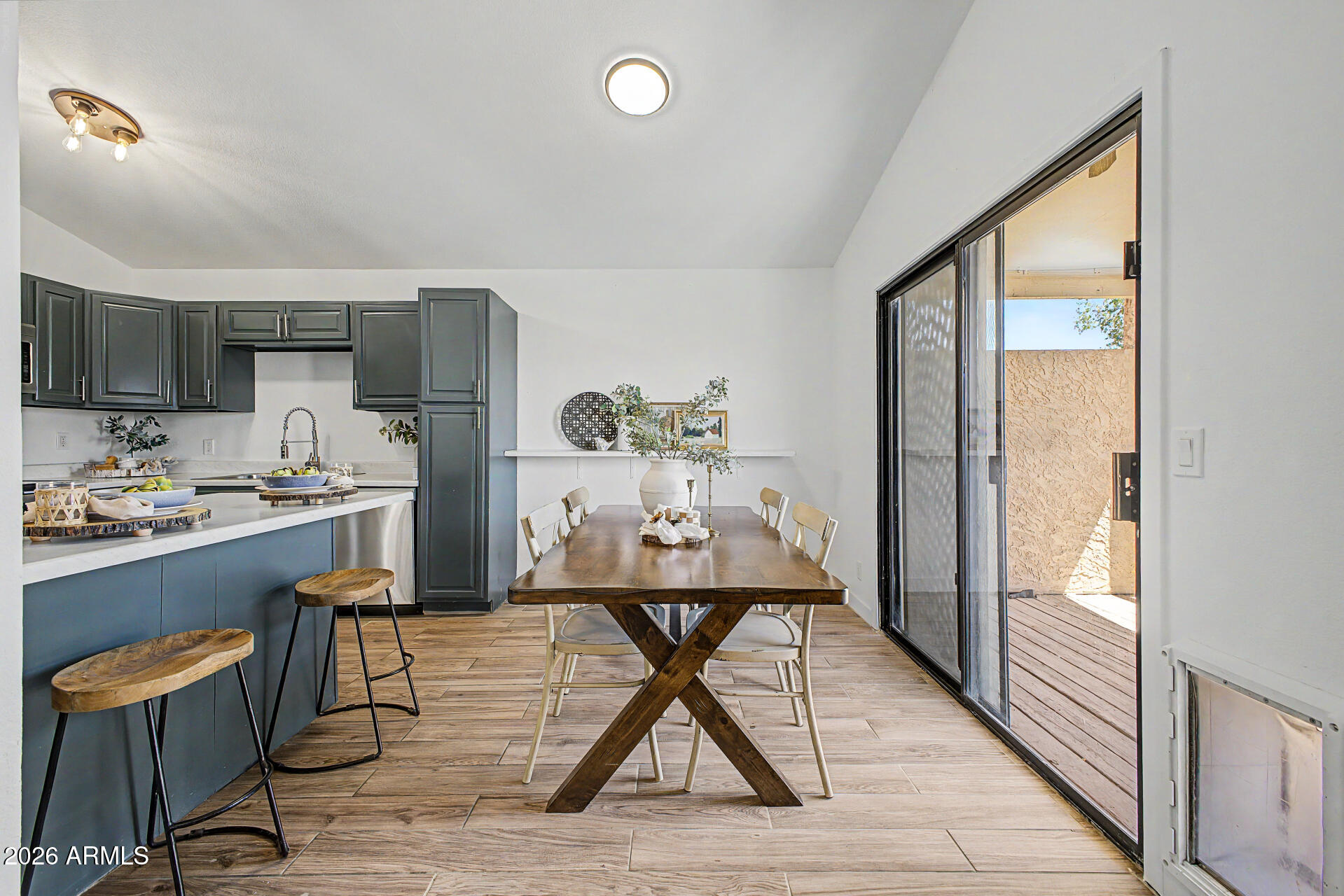 4021 E AMBERWOOD Drive