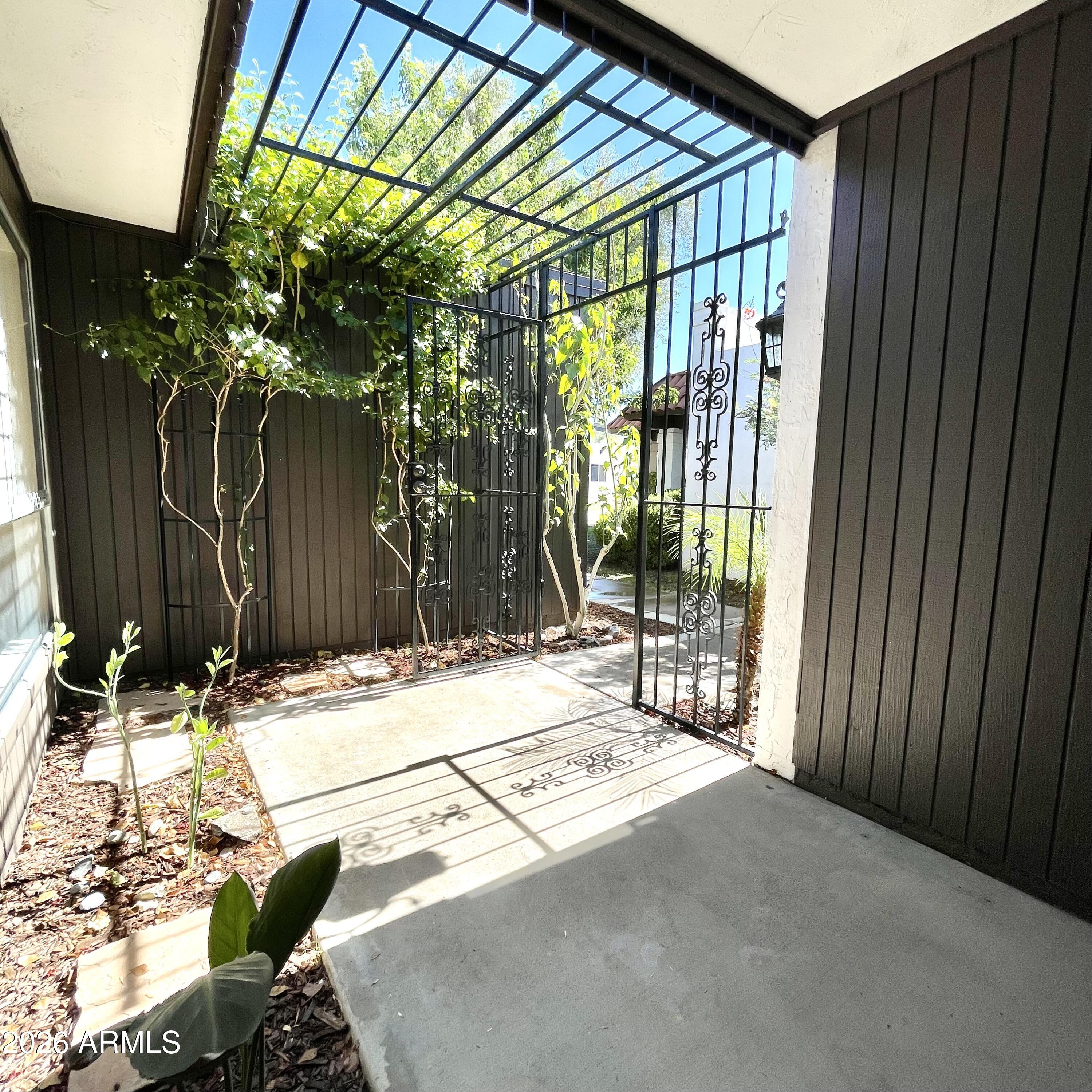 905 W SOLCITO Lane N/A