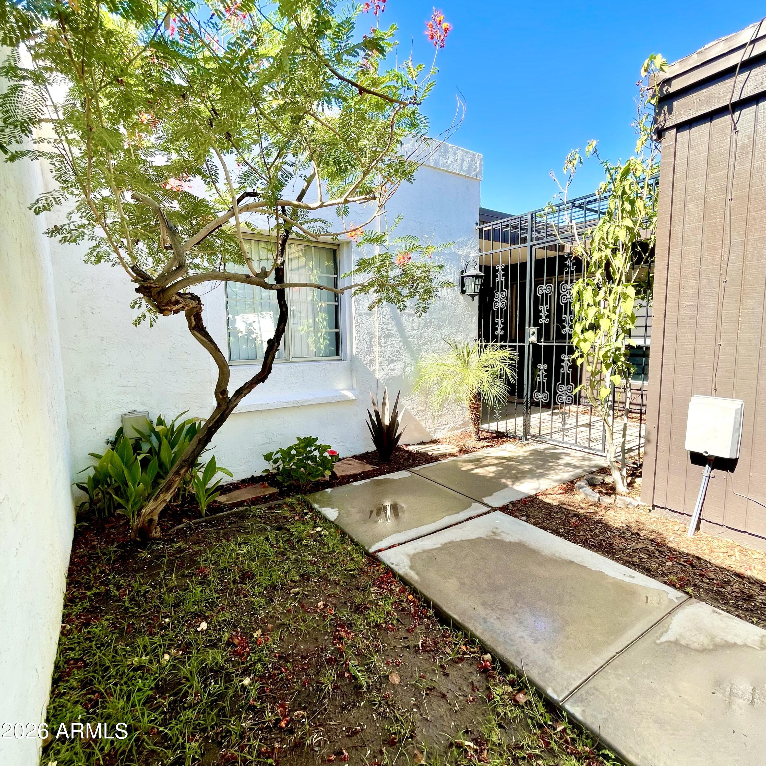 905 W SOLCITO Lane N/A