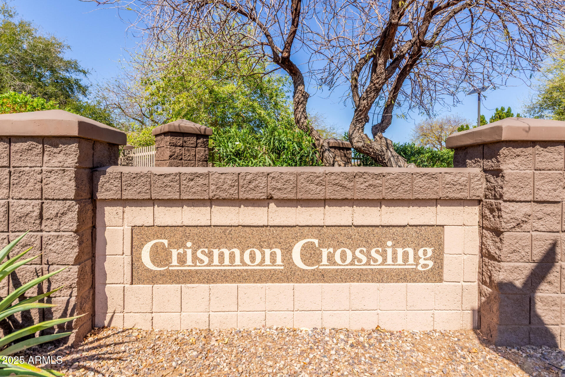 CRISMON MANOR - Residential