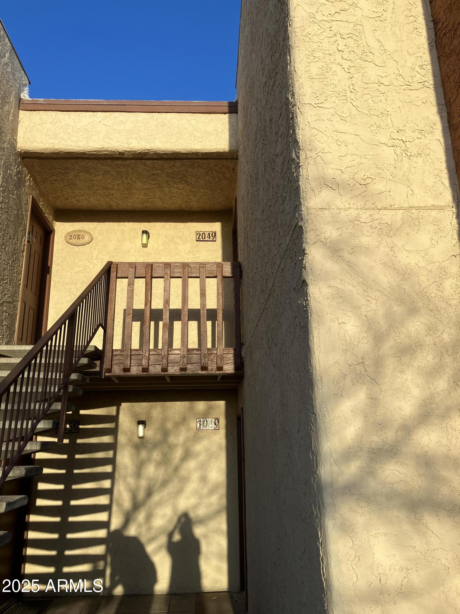 2121 W ROYAL PALM Road 2049