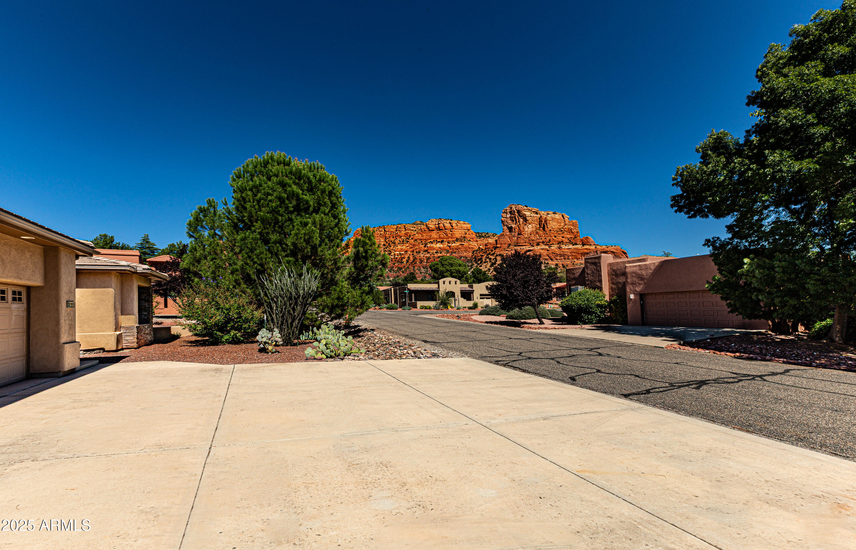 205 OAKCREEK Drive