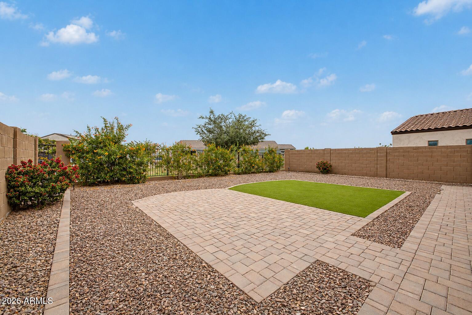 LUKE LANDING - Residential