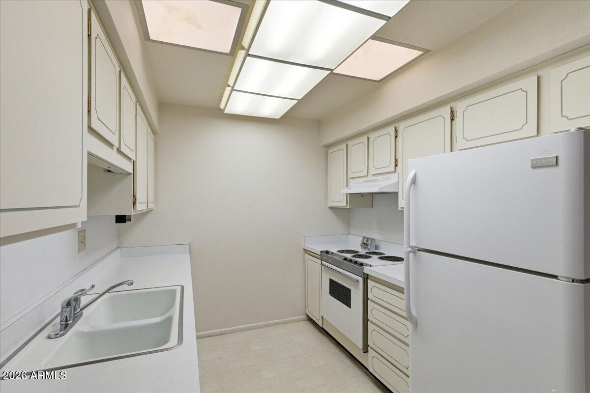 9969 W THUNDERBIRD Boulevard