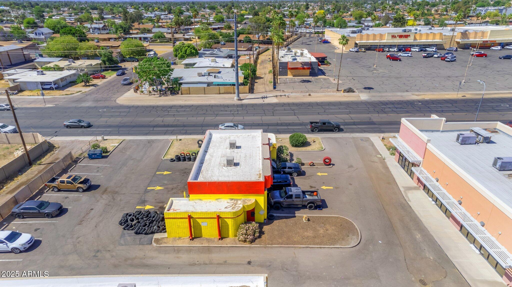 3597 W NORTHERN Avenue