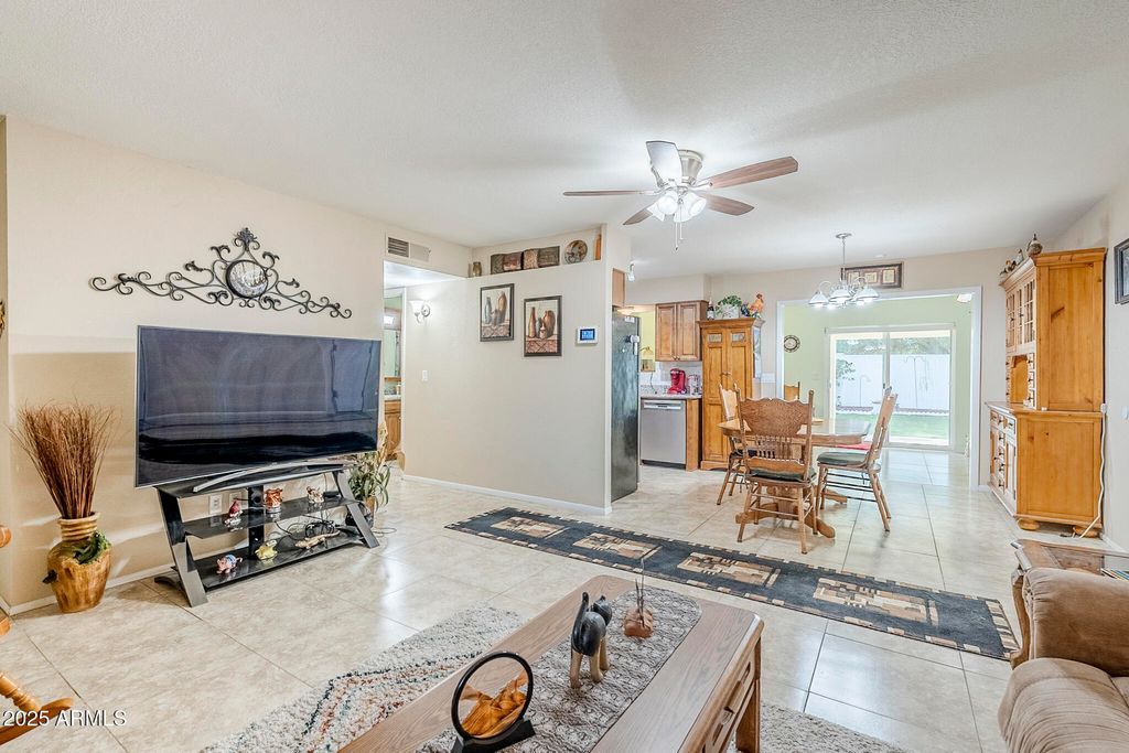 Photo of 637 S Copper Drive, Apache Junction, AZ 85120 (MLS # 6906651)