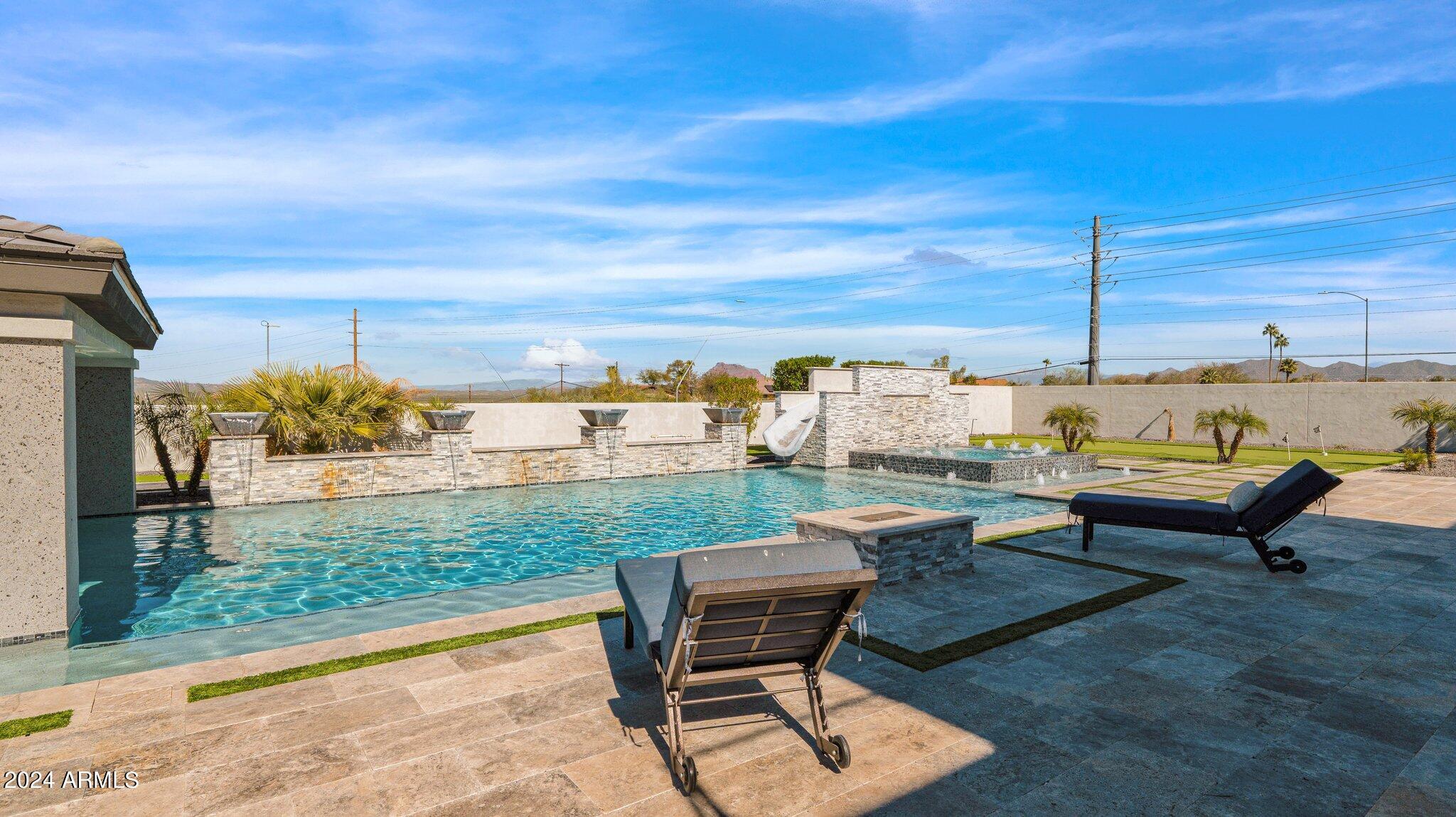 MONTANA DORADA - Residential