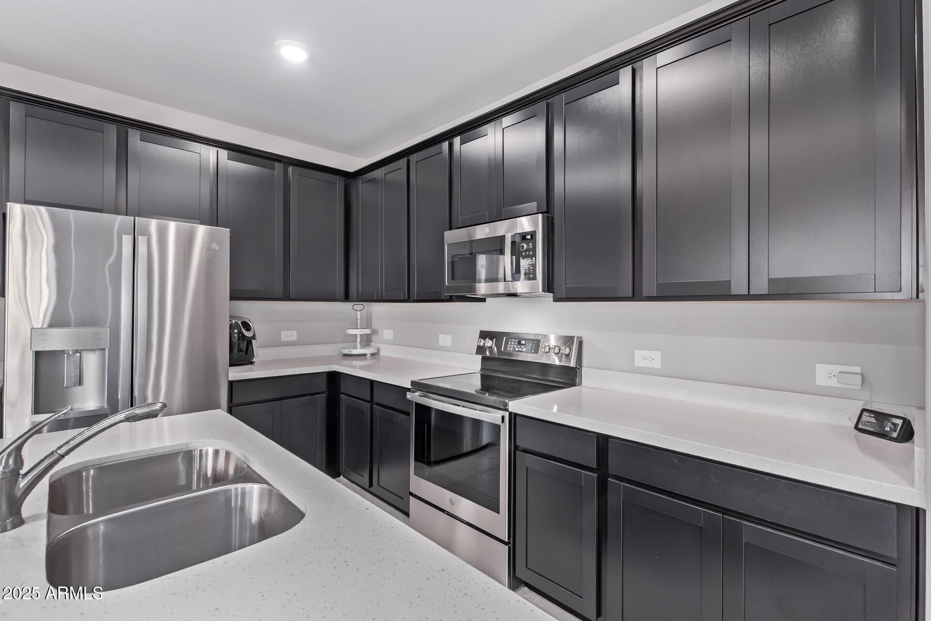 2625 S PEPPERTREE Drive 101