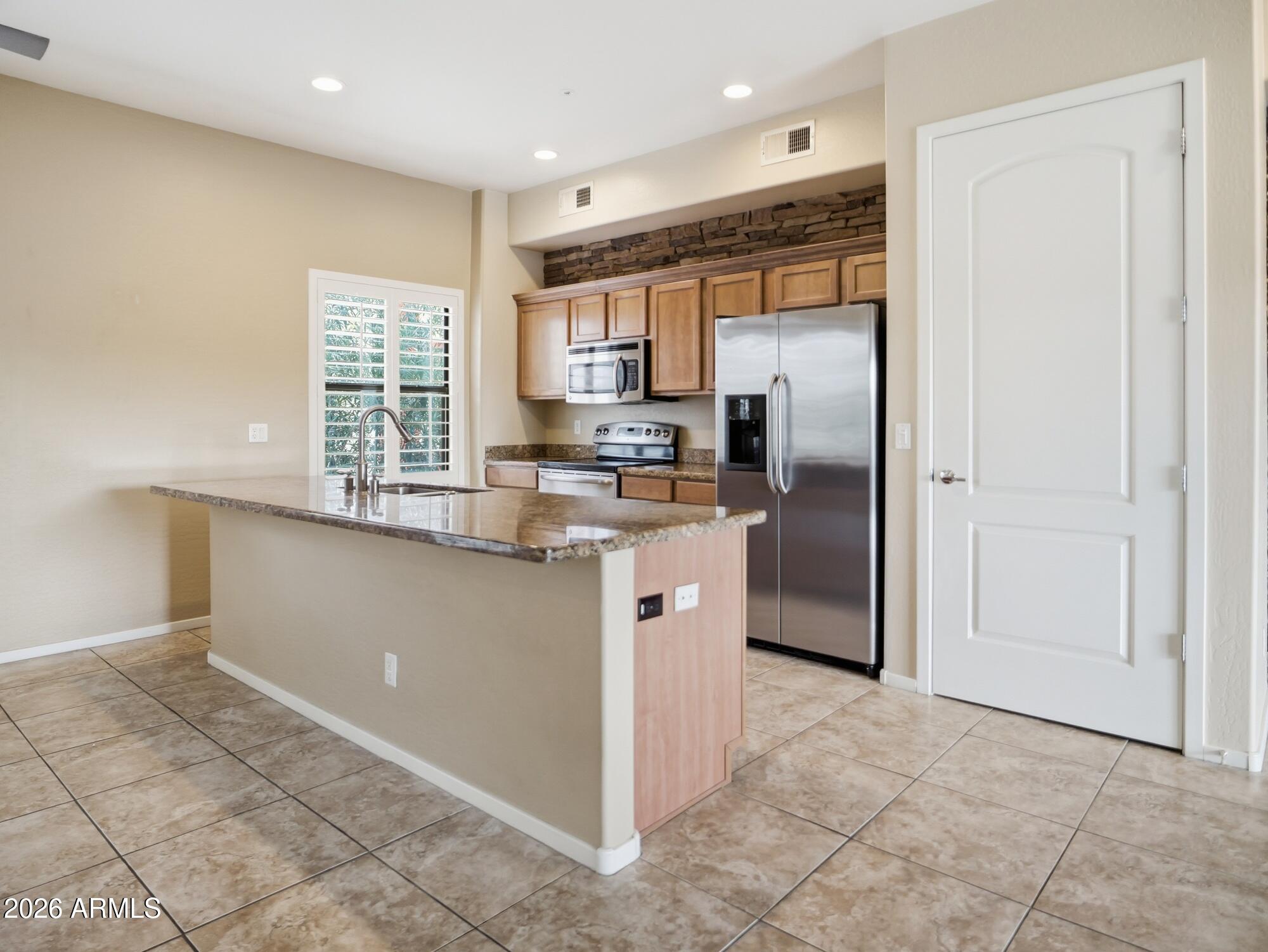 4625 E CULVER Street