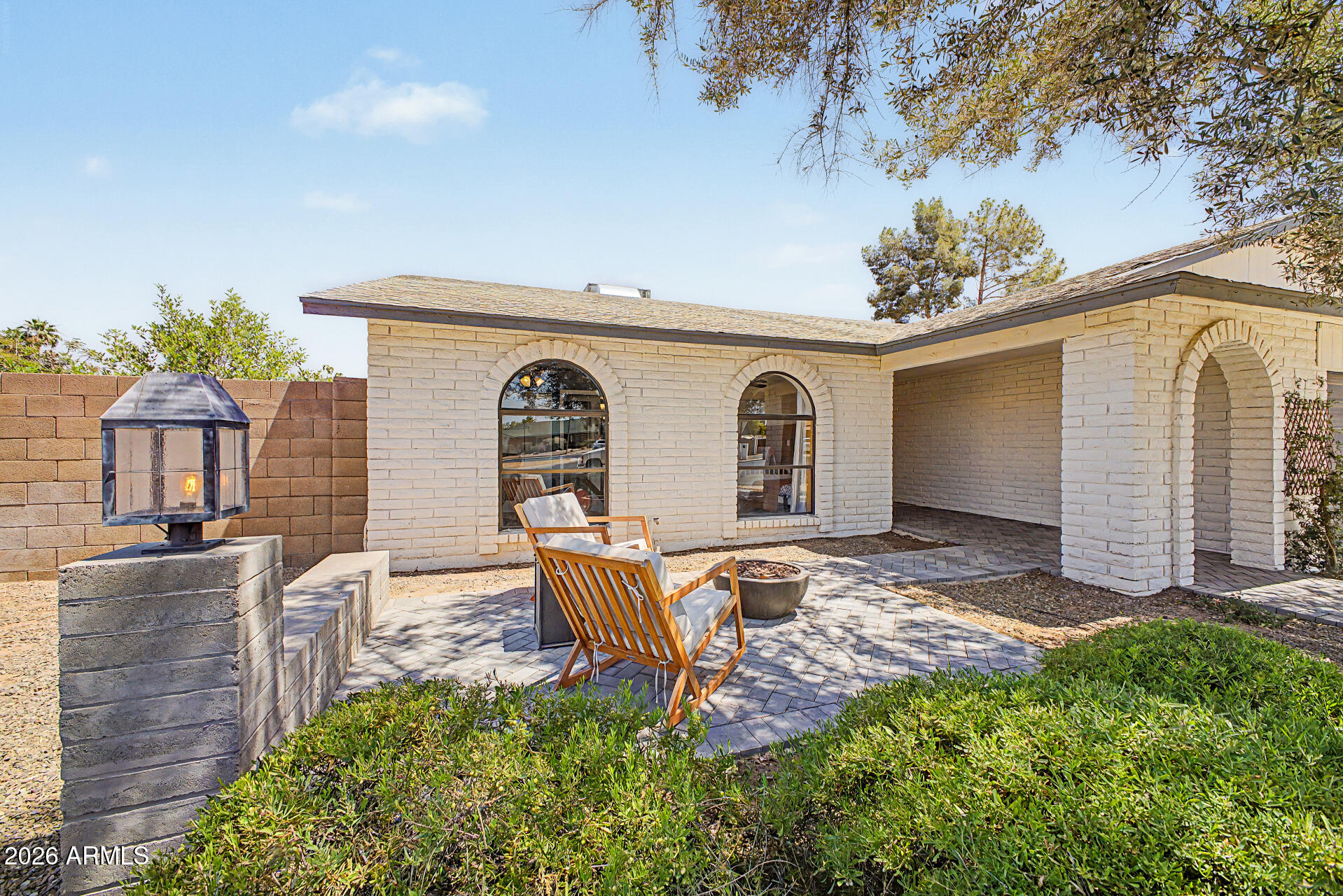 940 W PERALTA Avenue