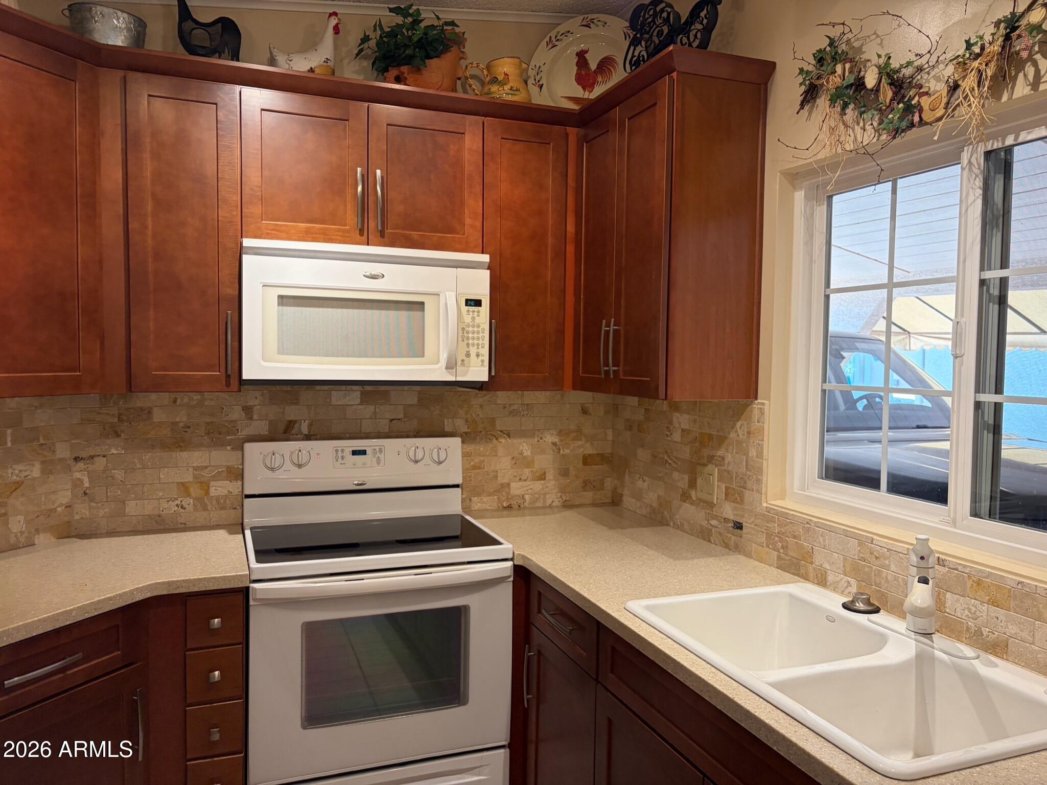 1680 E AUGUSTA Avenue