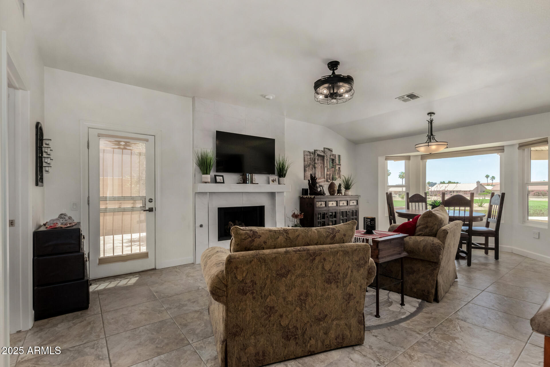 14713 W RAVENSWOOD Drive