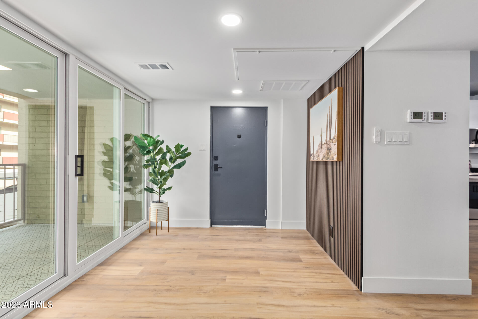 351 E THOMAS Road D208