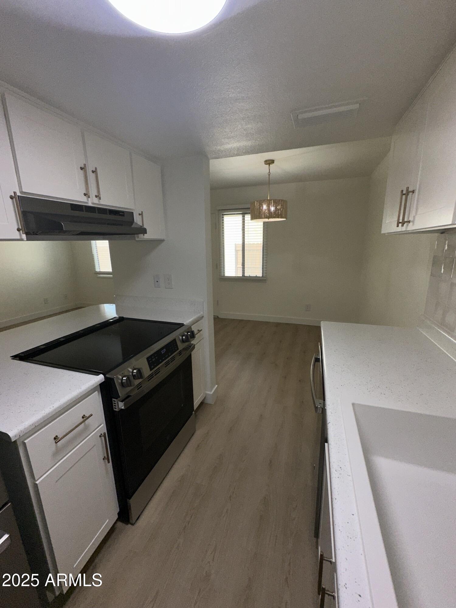 8037 E GLENROSA Avenue